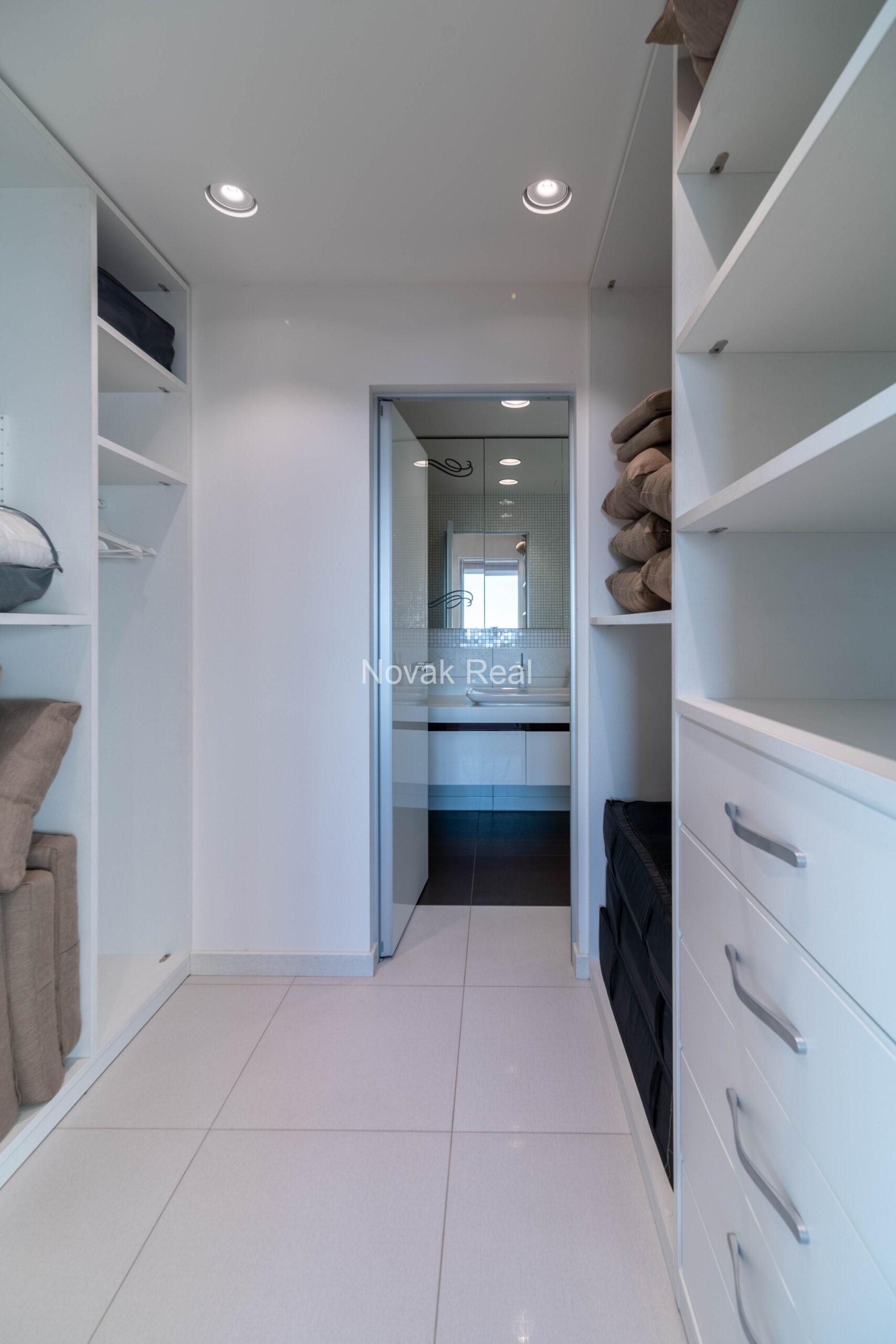 In the center of Riga, in the new modern project “Skanstes virsotnes” a designer sunny apartment is for rent