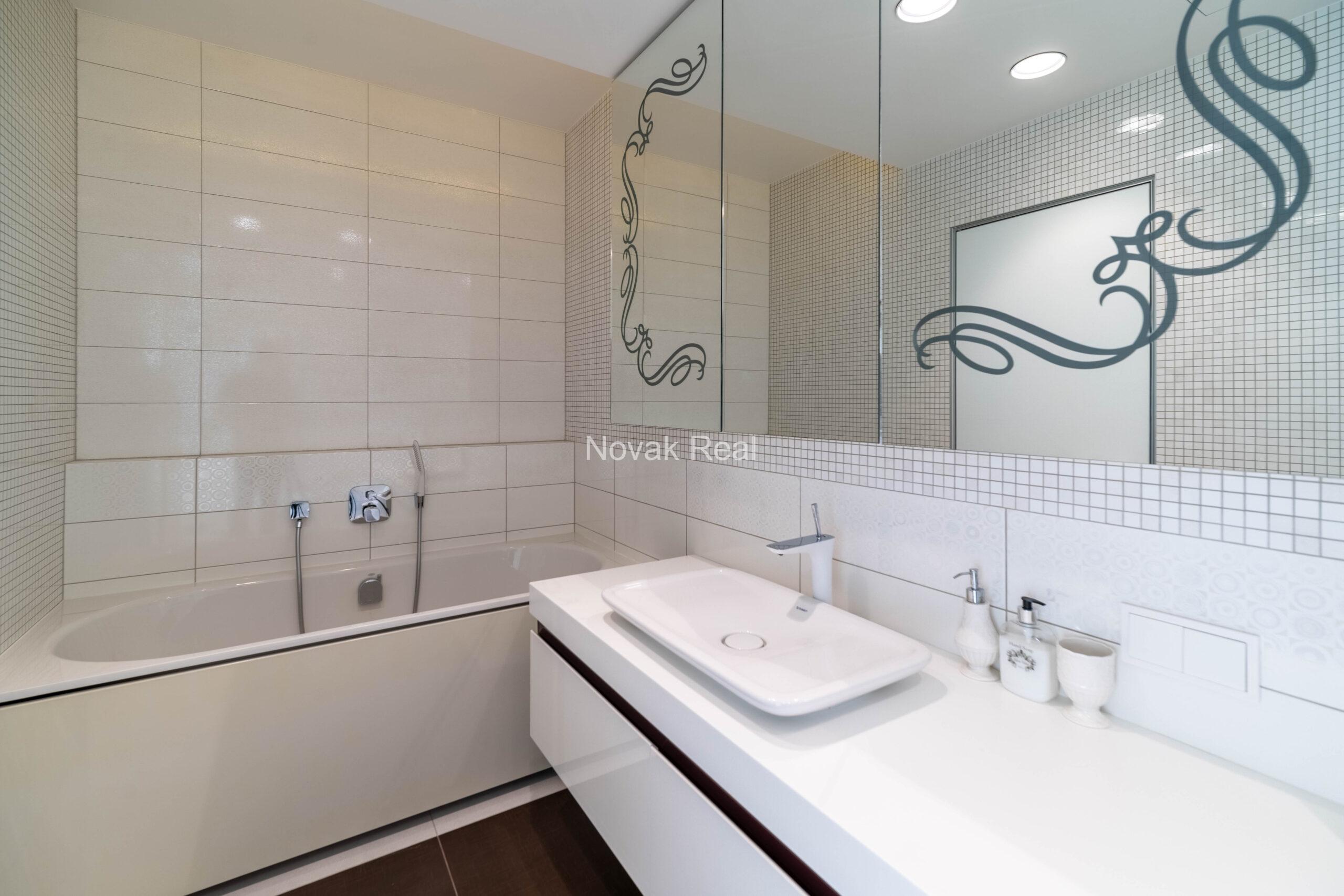 In the center of Riga, in the new modern project “Skanstes virsotnes” a designer sunny apartment is for rent