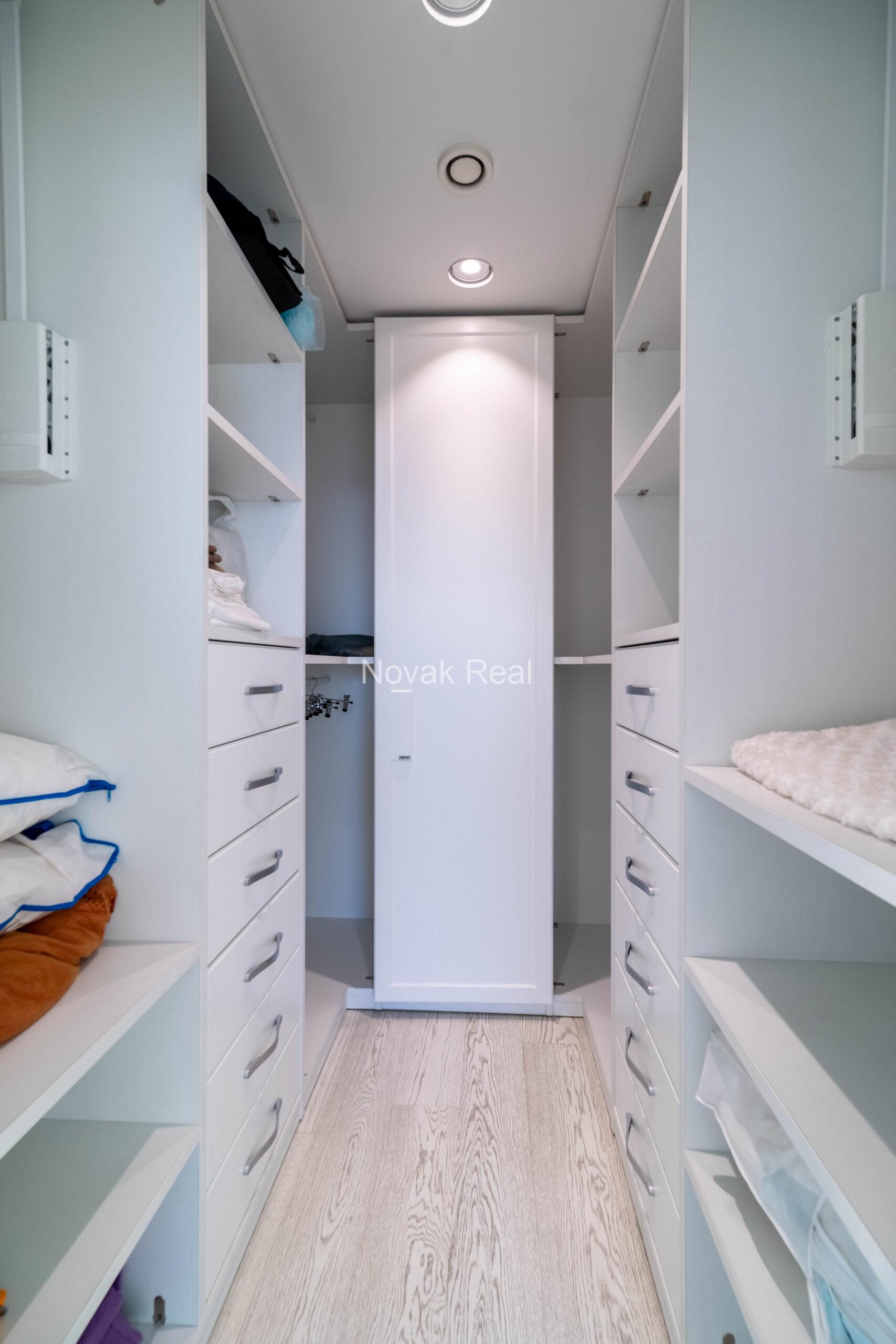 In the center of Riga, in the new modern project “Skanstes virsotnes” a designer sunny apartment is for rent
