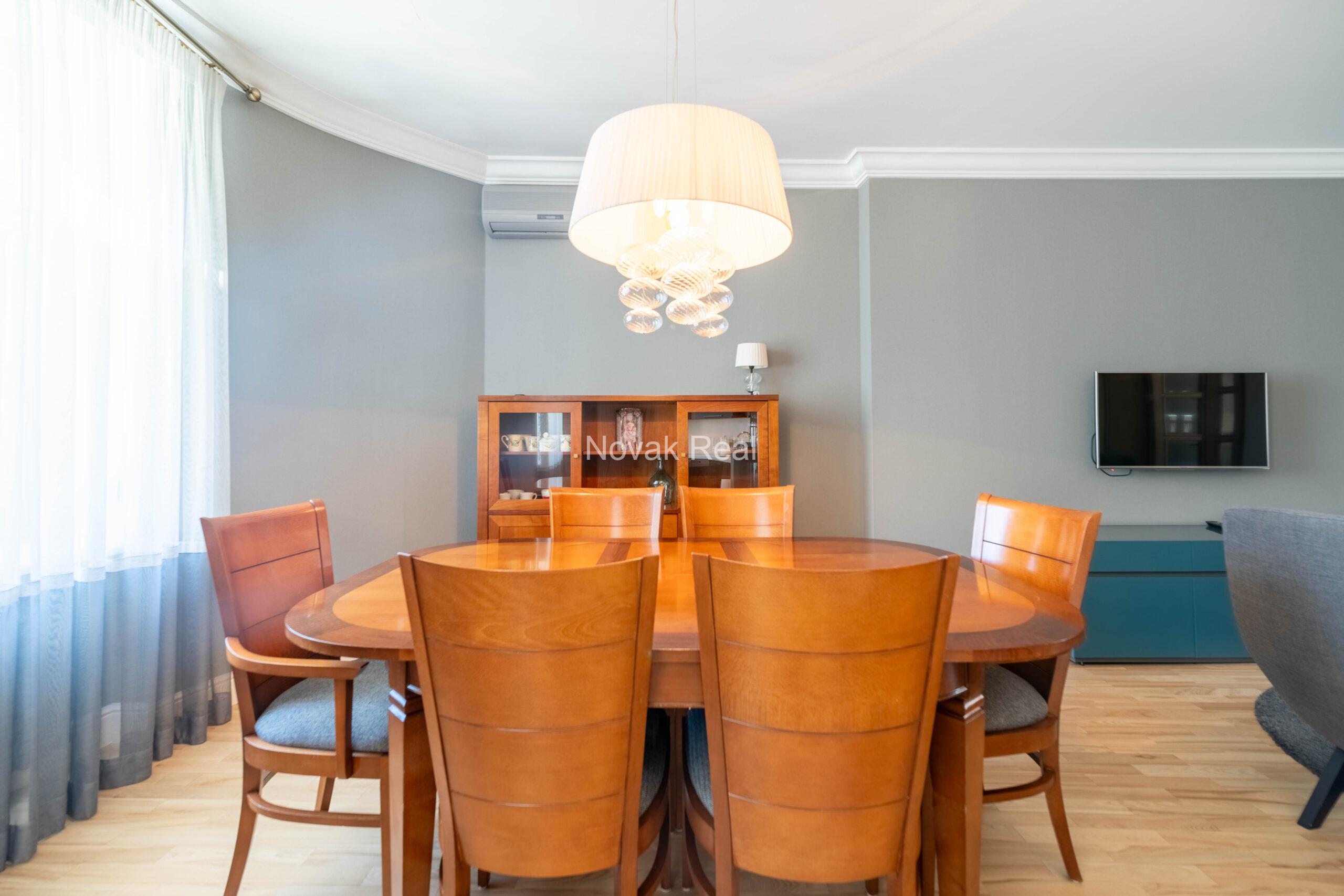 A sunny apartment for rent in the Quiet City Centre