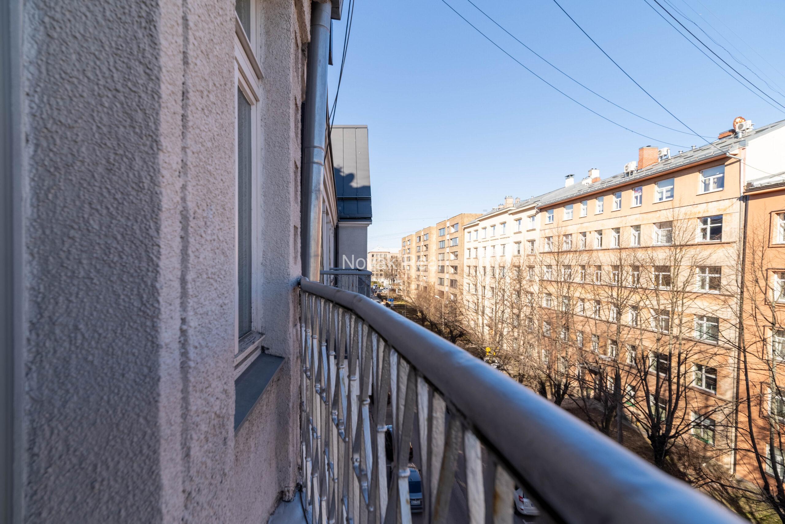 A sunny apartment for rent in the Quiet City Centre
