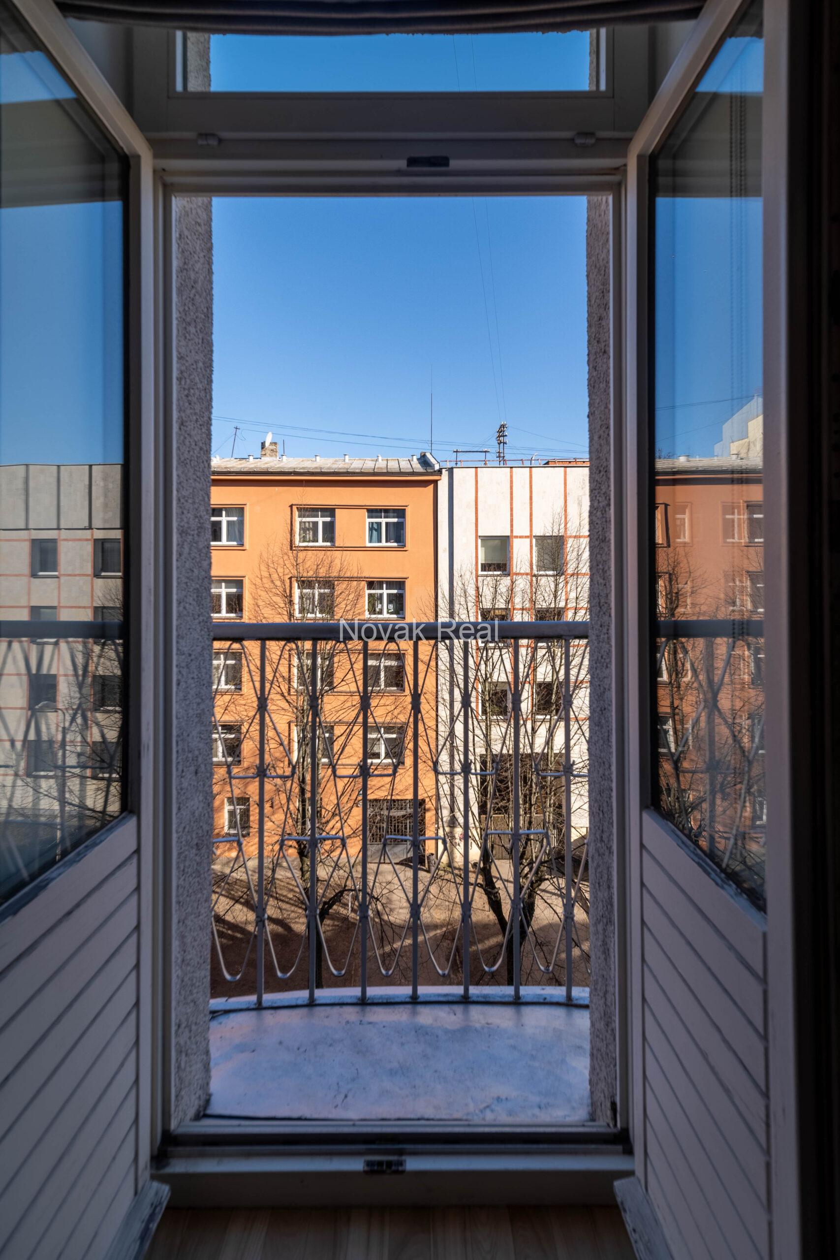 A sunny apartment for rent in the Quiet City Centre