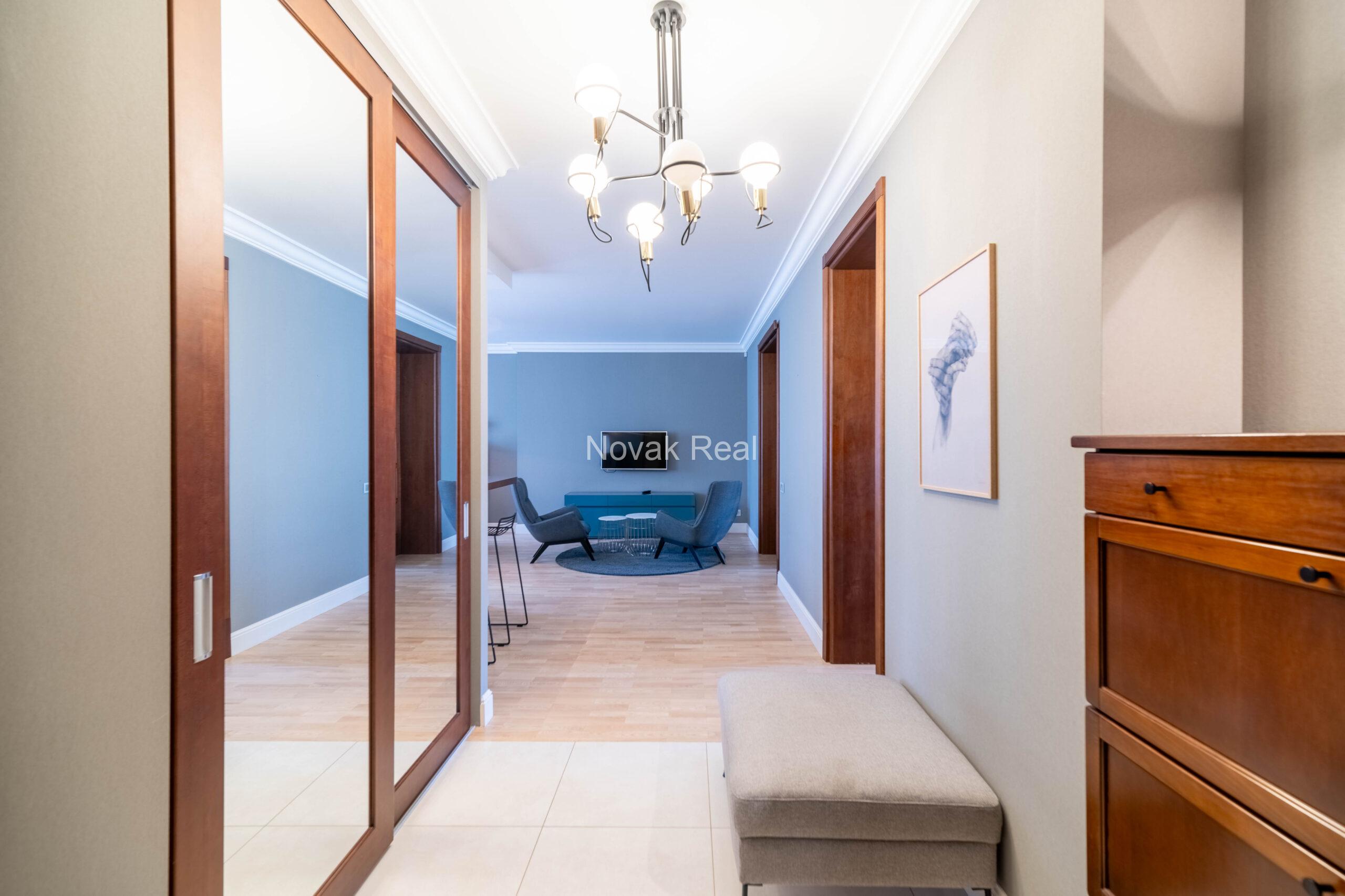 A sunny apartment for rent in the Quiet City Centre