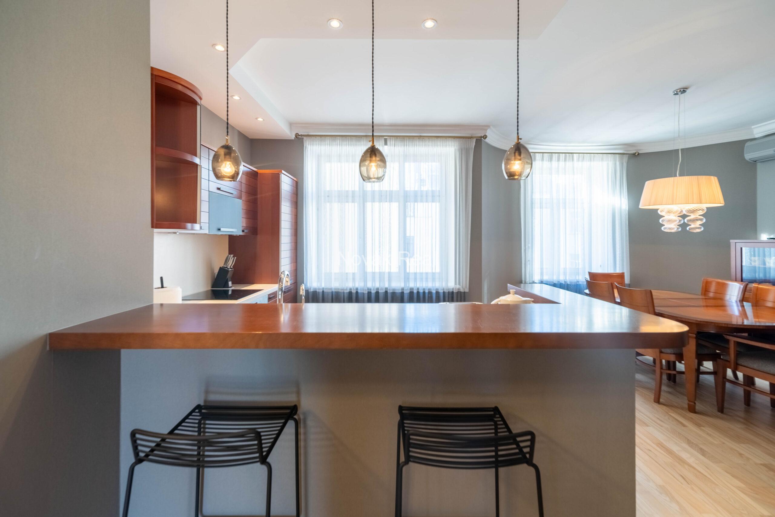 A sunny apartment for rent in the Quiet City Centre
