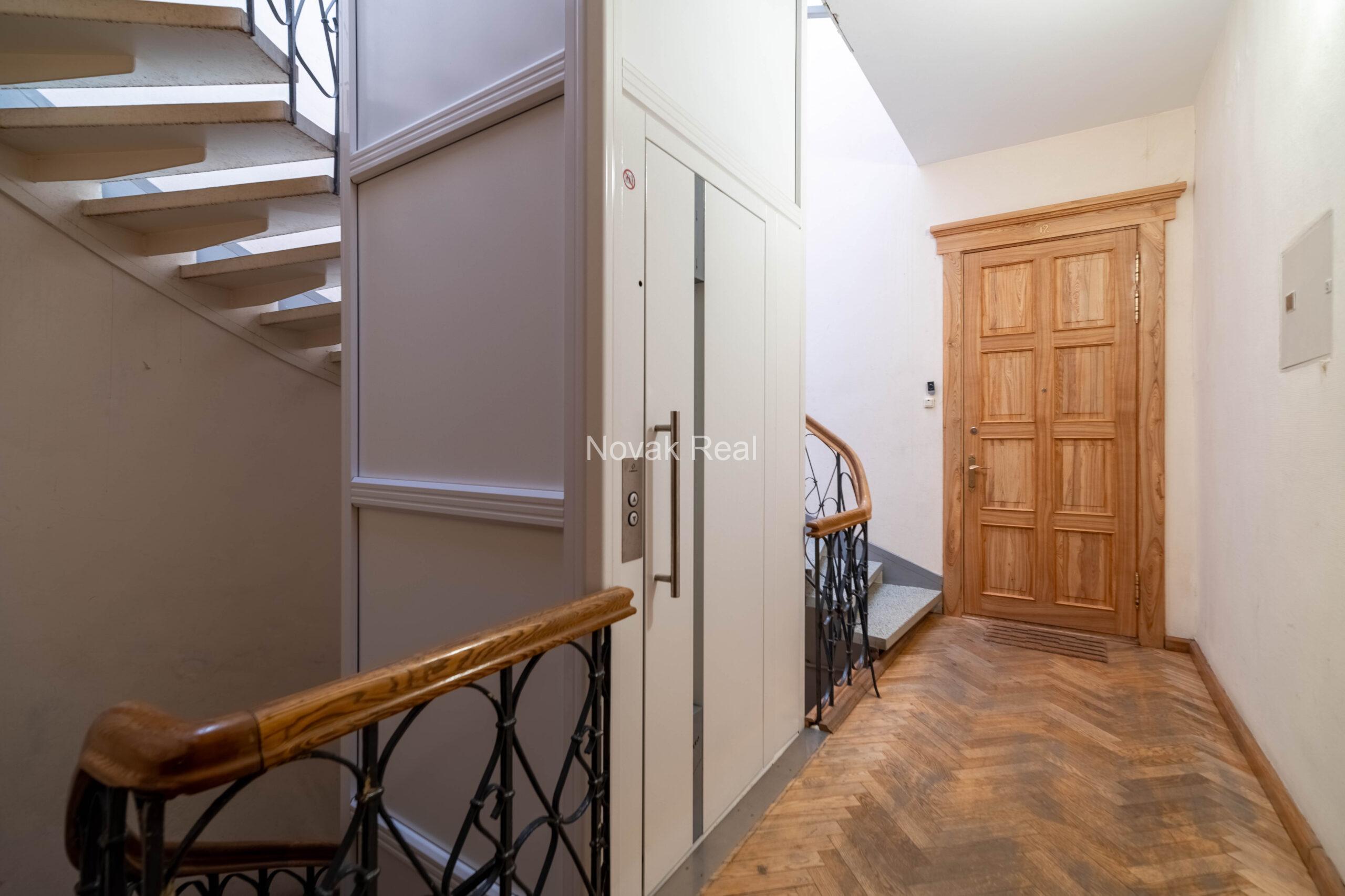 A sunny apartment for rent in the Quiet City Centre