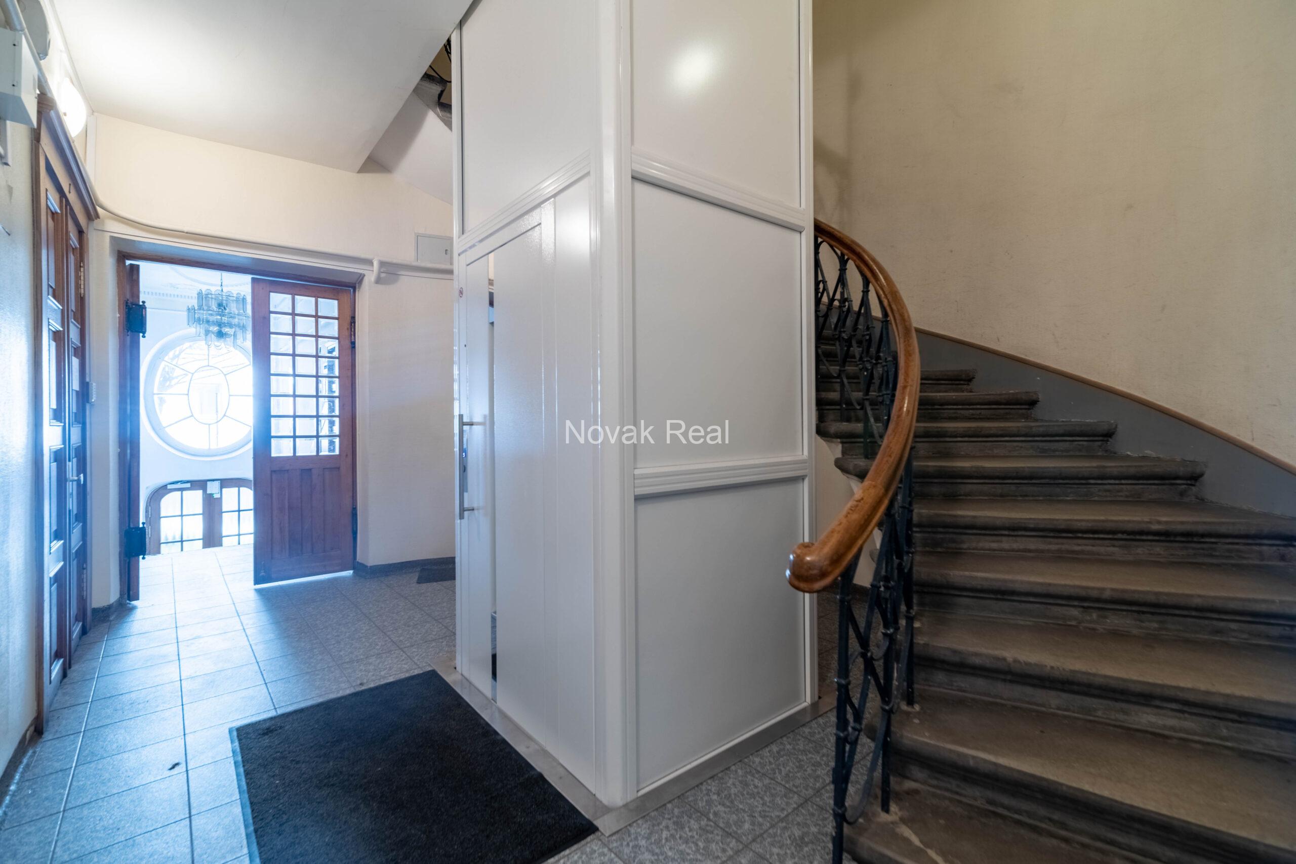 A sunny apartment for rent in the Quiet City Centre