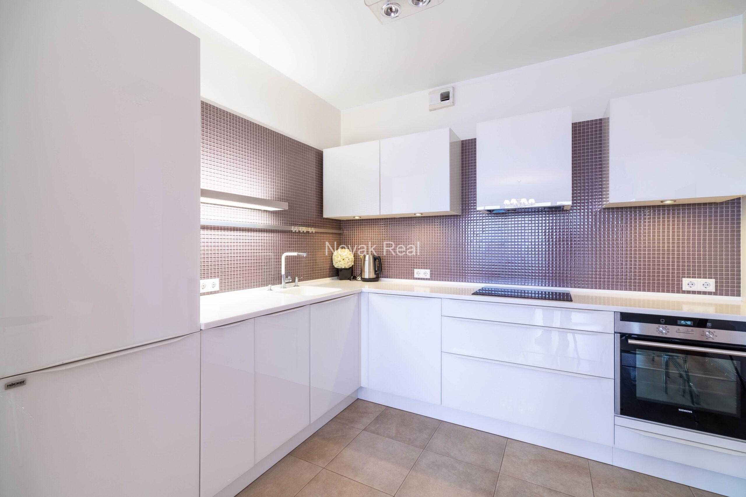 Сдается квартира с большой террасой в Skanstes Virsotnes