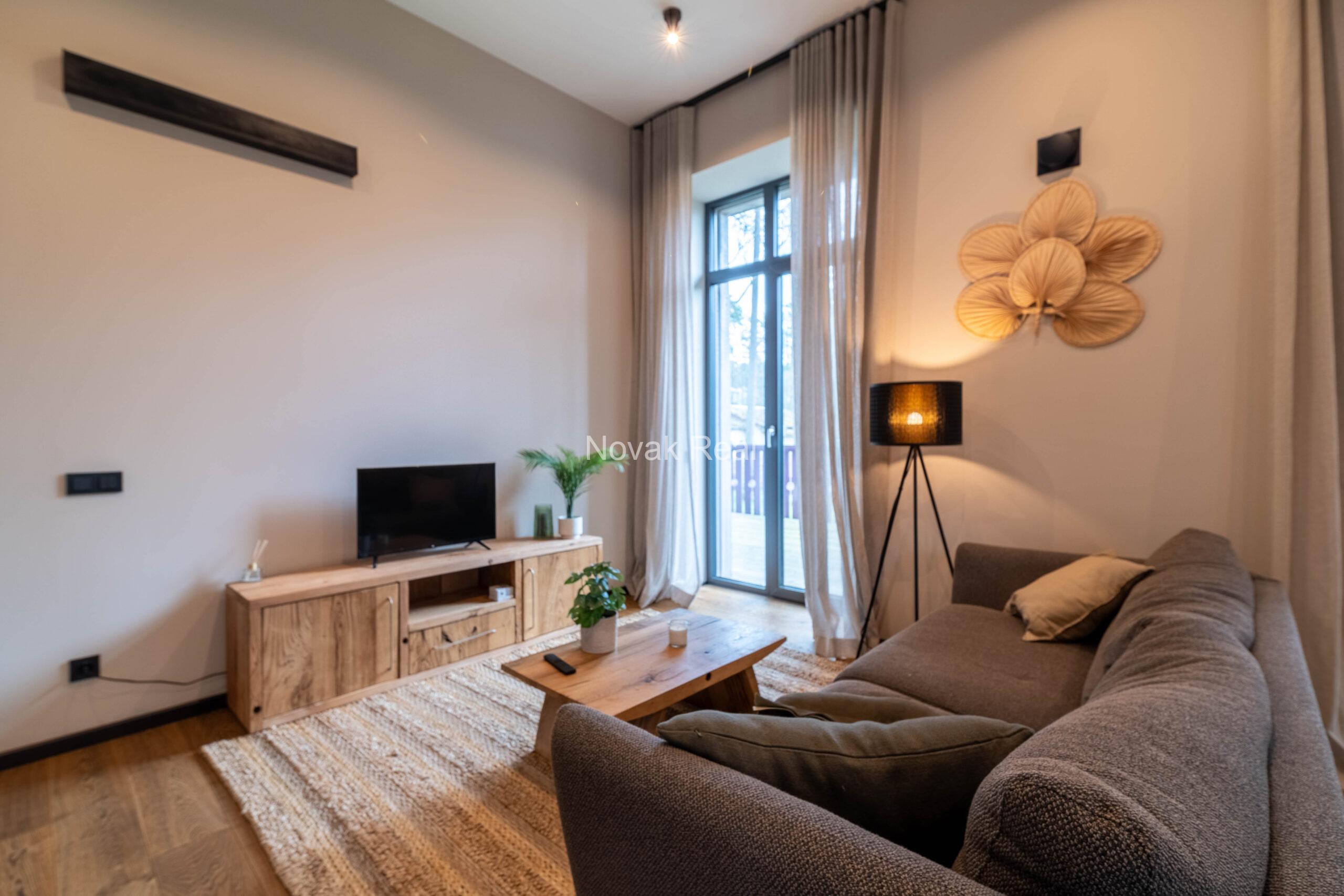 Jūrmalā, Dzintaros, Mežaparka prospektā 10, tiek piedāvāti jauni apartamenti un lofti pārdošanai