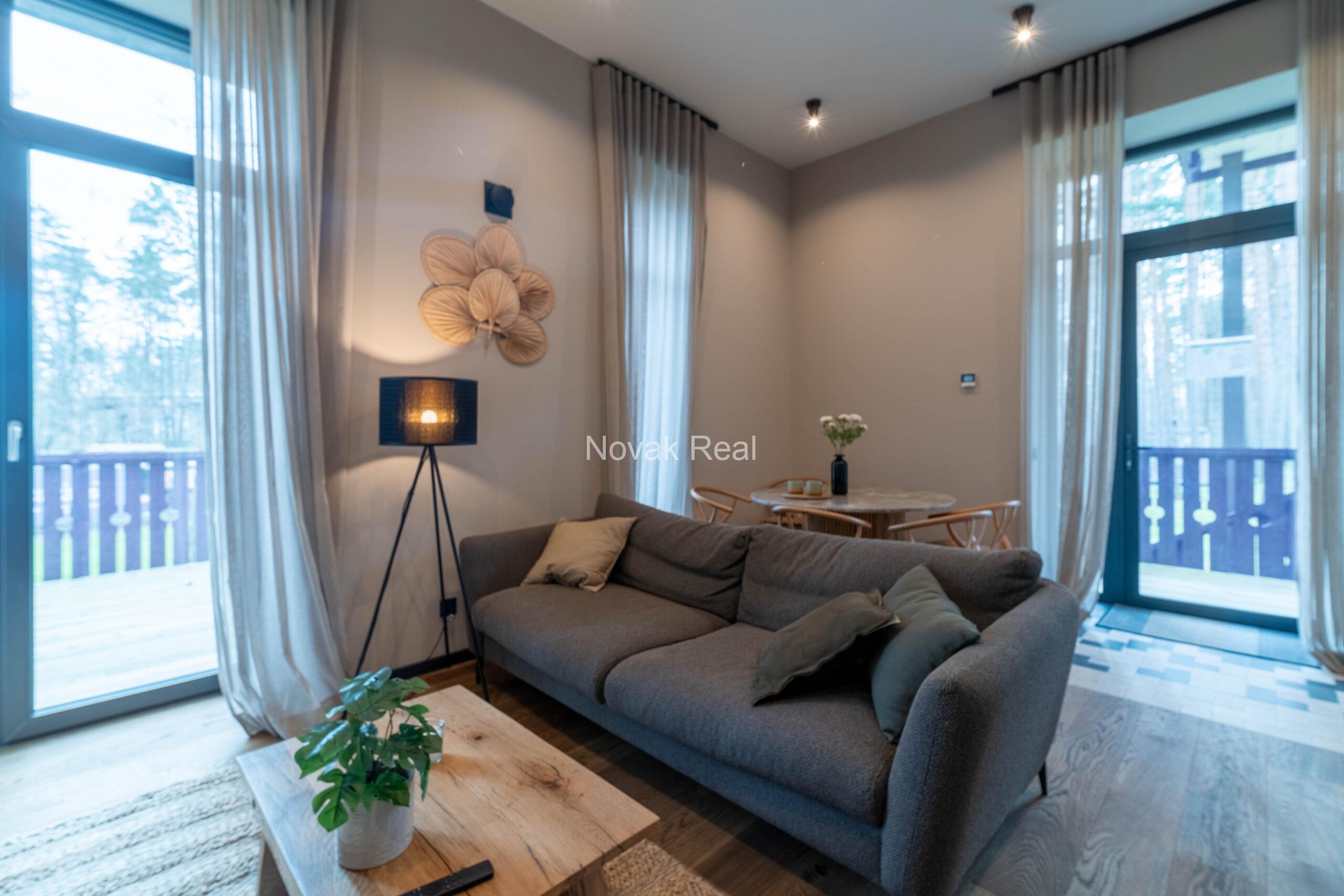 Jūrmalā, Dzintaros, Mežaparka prospektā 10, tiek piedāvāti jauni apartamenti un lofti pārdošanai