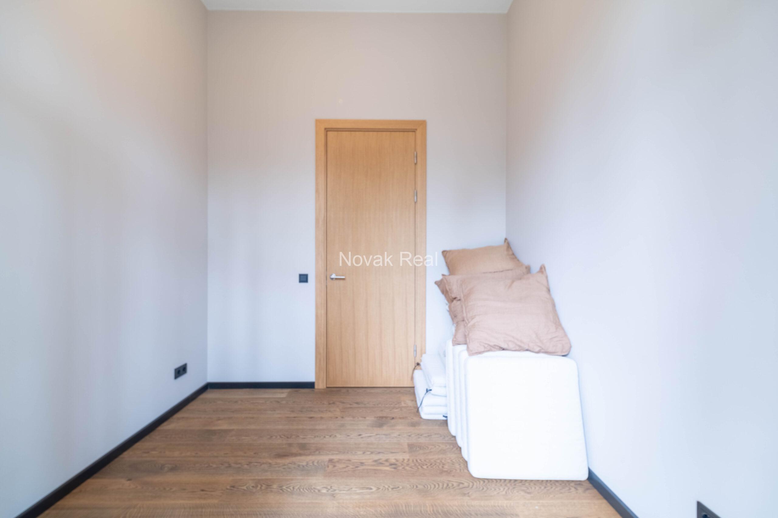 Jūrmalā, Dzintaros, Mežaparka prospektā 10, tiek piedāvāti jauni apartamenti un lofti pārdošanai