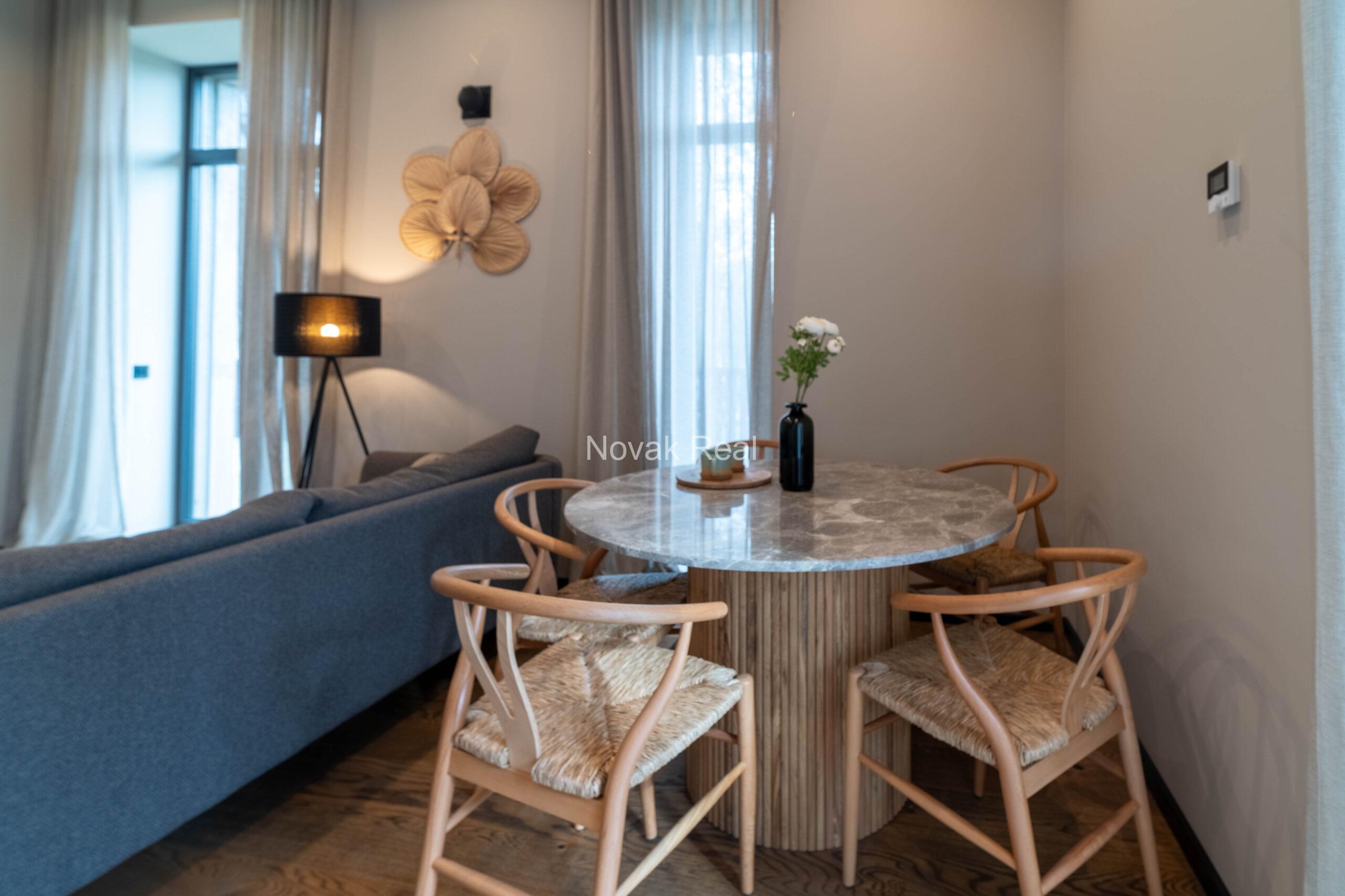 Jūrmalā, Dzintaros, Mežaparka prospektā 10, tiek piedāvāti jauni apartamenti un lofti pārdošanai