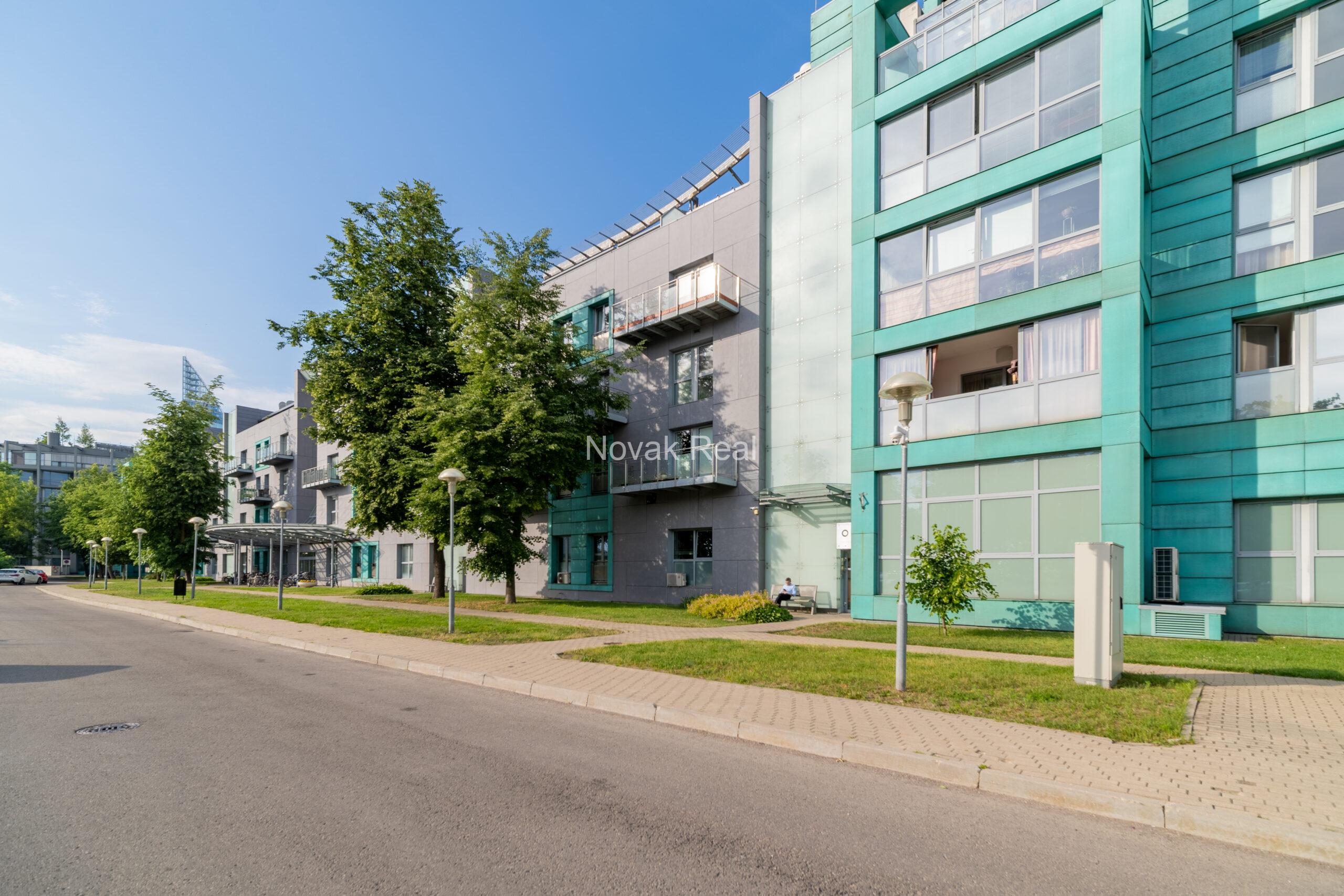 Продается дизайнерская квартира с красивым видом на реку и Старый город