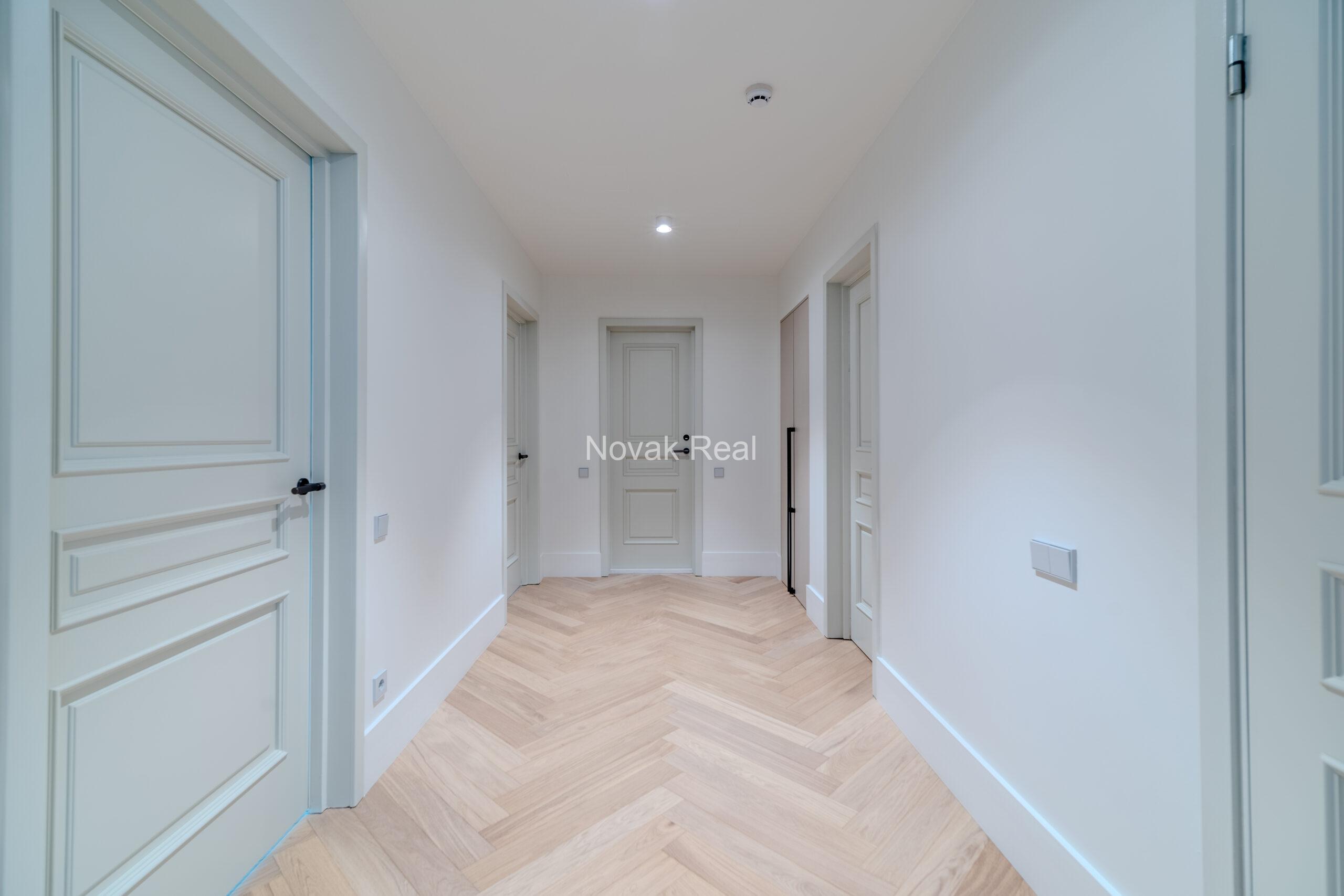 A brand new apartment is for rent with a beautiful view of the Quiet Centre