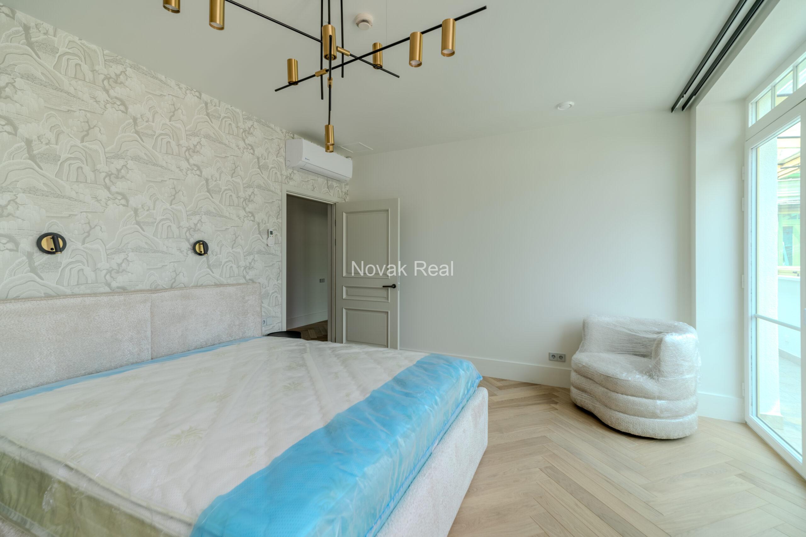A brand new apartment is for rent with a beautiful view of the Quiet Centre