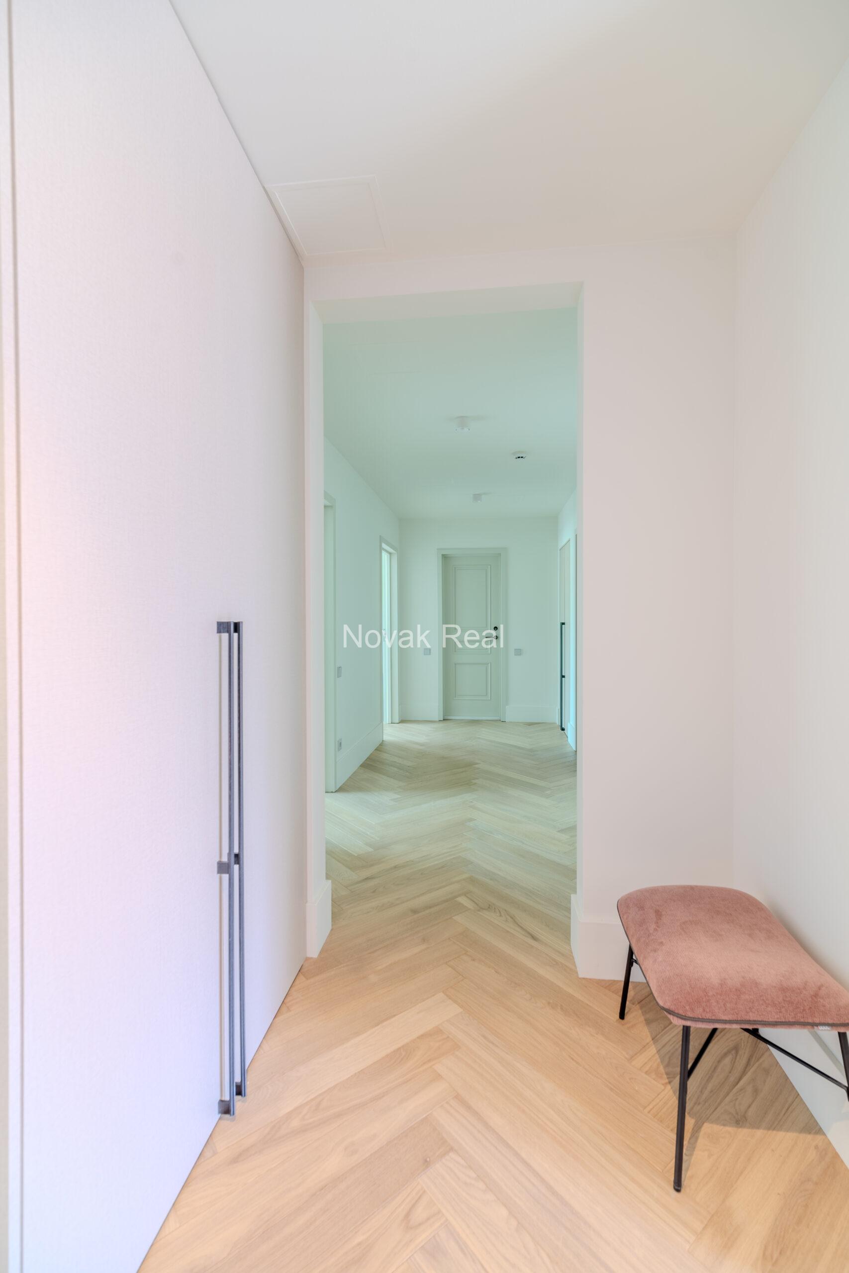 A brand new apartment is for rent with a beautiful view of the Quiet Centre