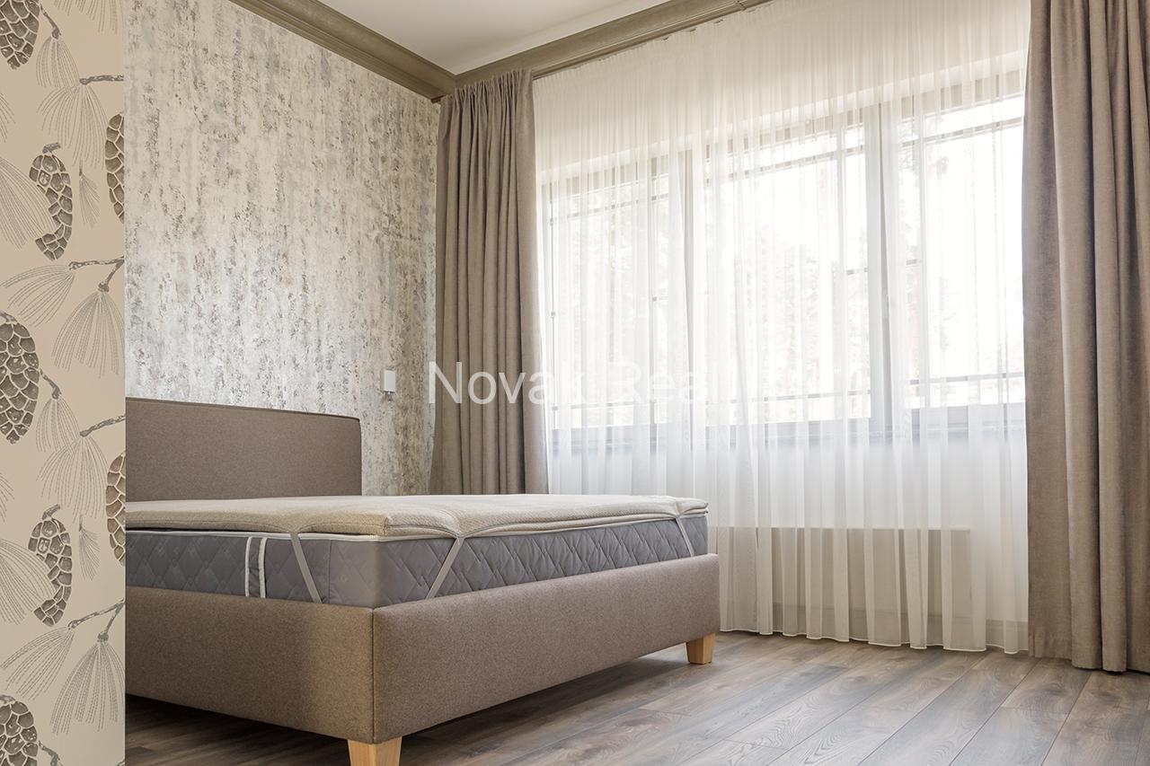 A new, comfortable six-bedroom house is available for long-term rent in Lielupe