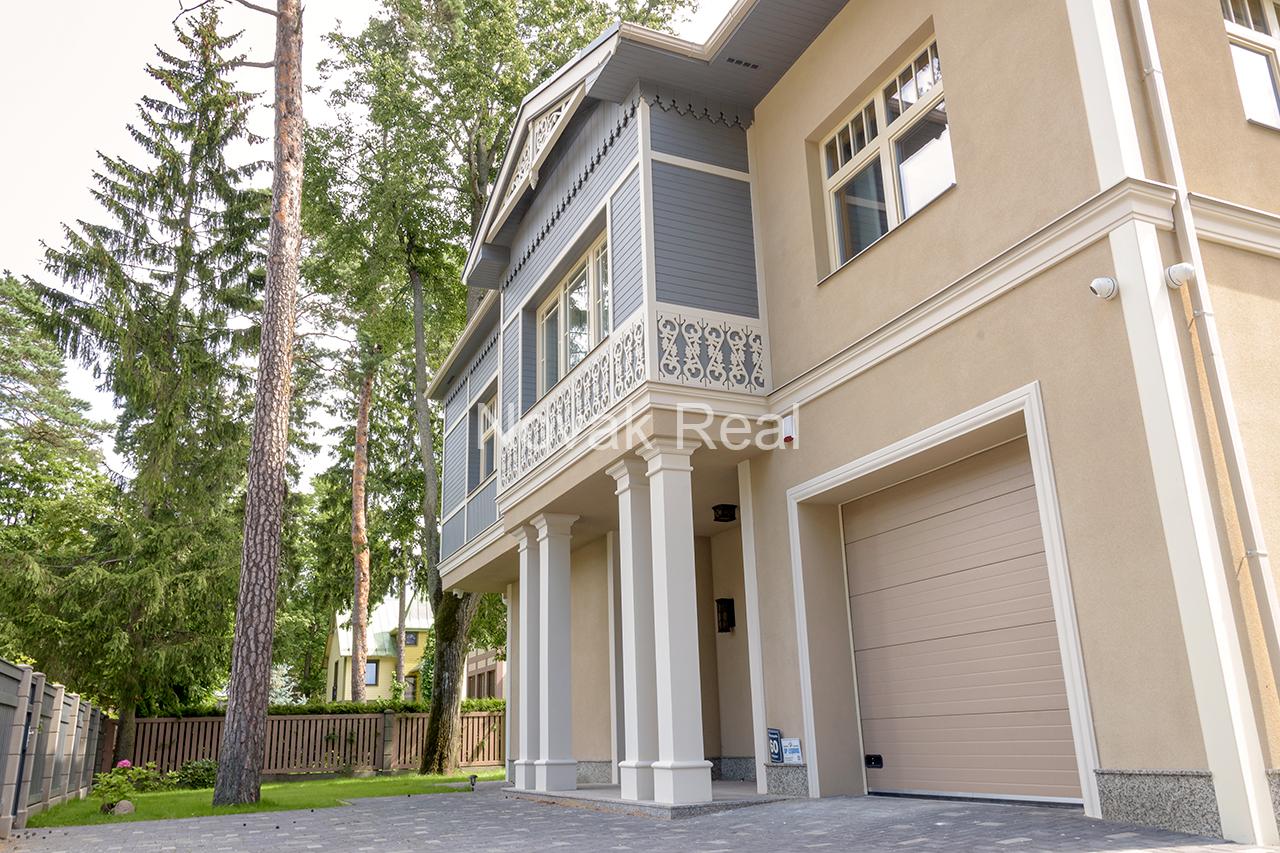 A new, comfortable six-bedroom house is available for long-term rent in Lielupe