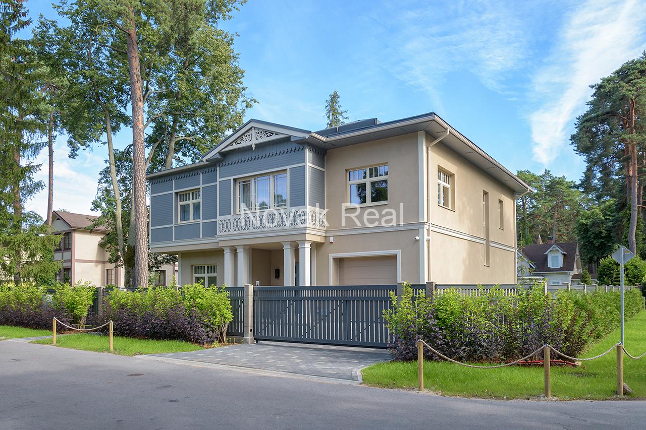 A new, comfortable six-bedroom house is available for long-term rent in Lielupe