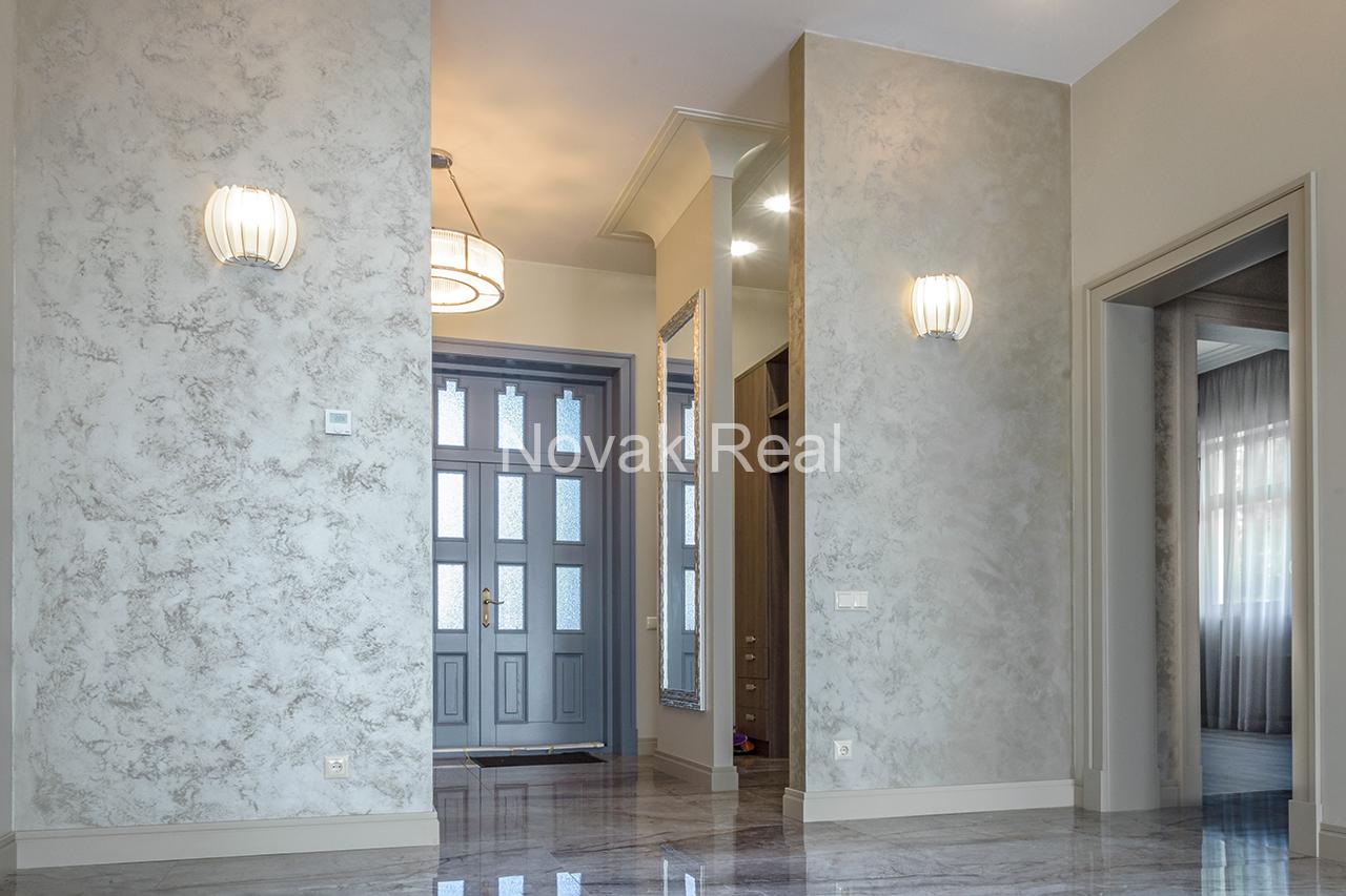 A new, comfortable six-bedroom house is available for long-term rent in Lielupe