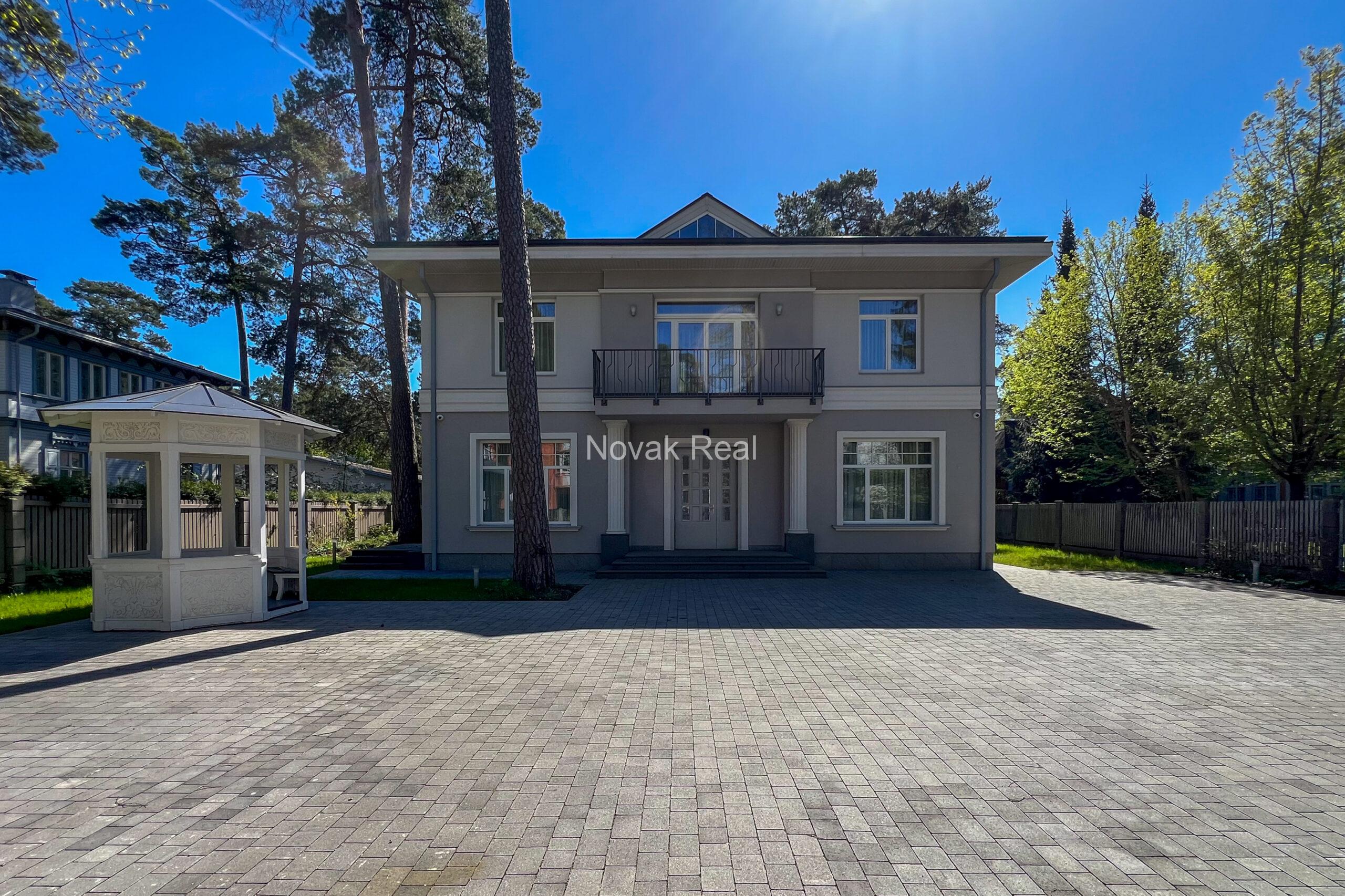 A new five-bedroom house is available for long-term rent in a quiet part of Jūrmala, close to the sea