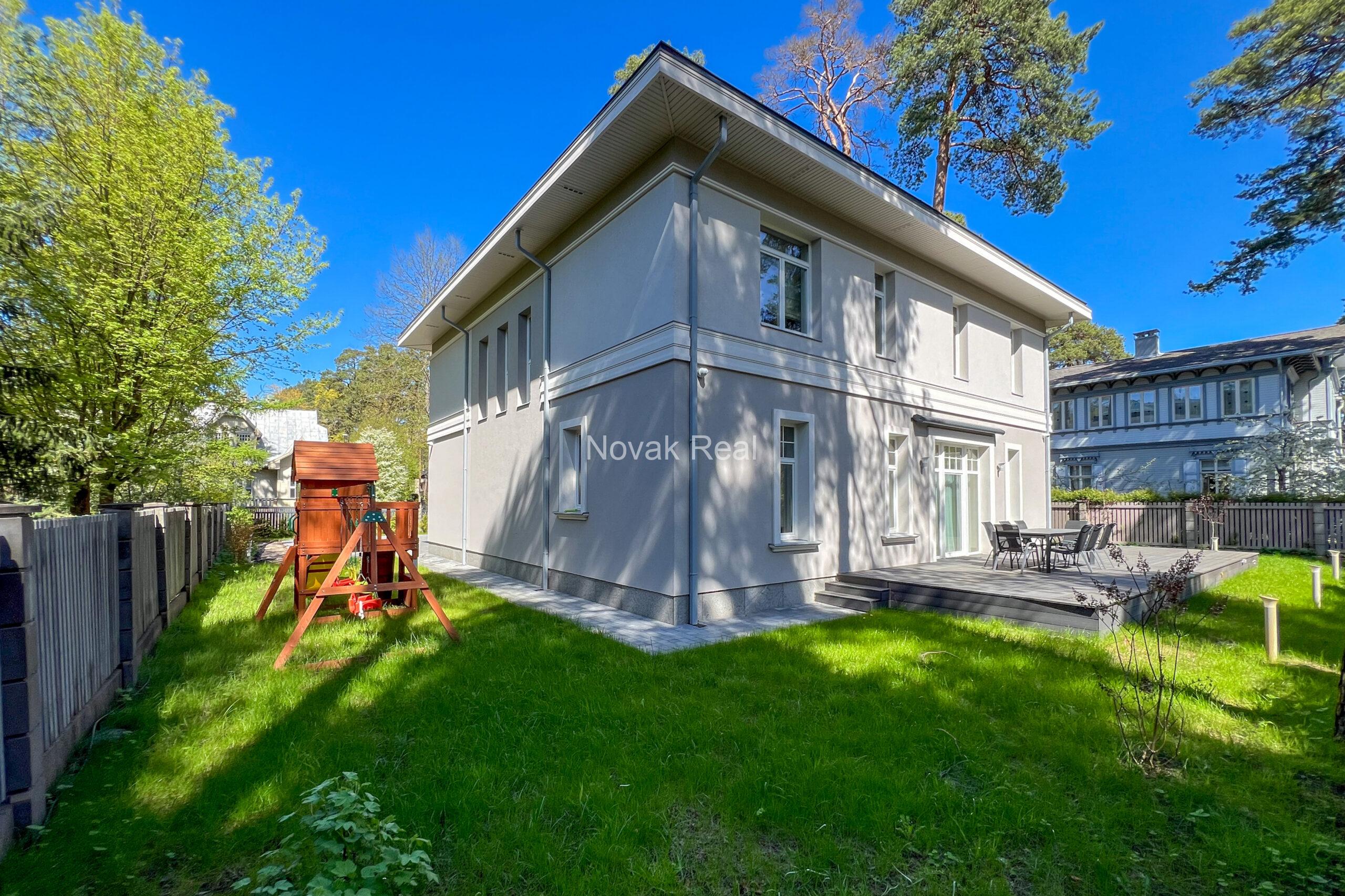 A new five-bedroom house is available for long-term rent in a quiet part of Jūrmala, close to the sea