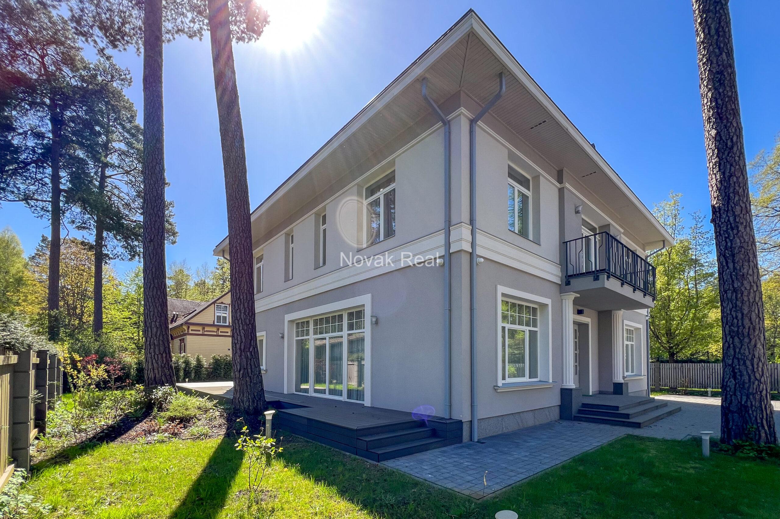 A new five-bedroom house is available for long-term rent in a quiet part of Jūrmala, close to the sea