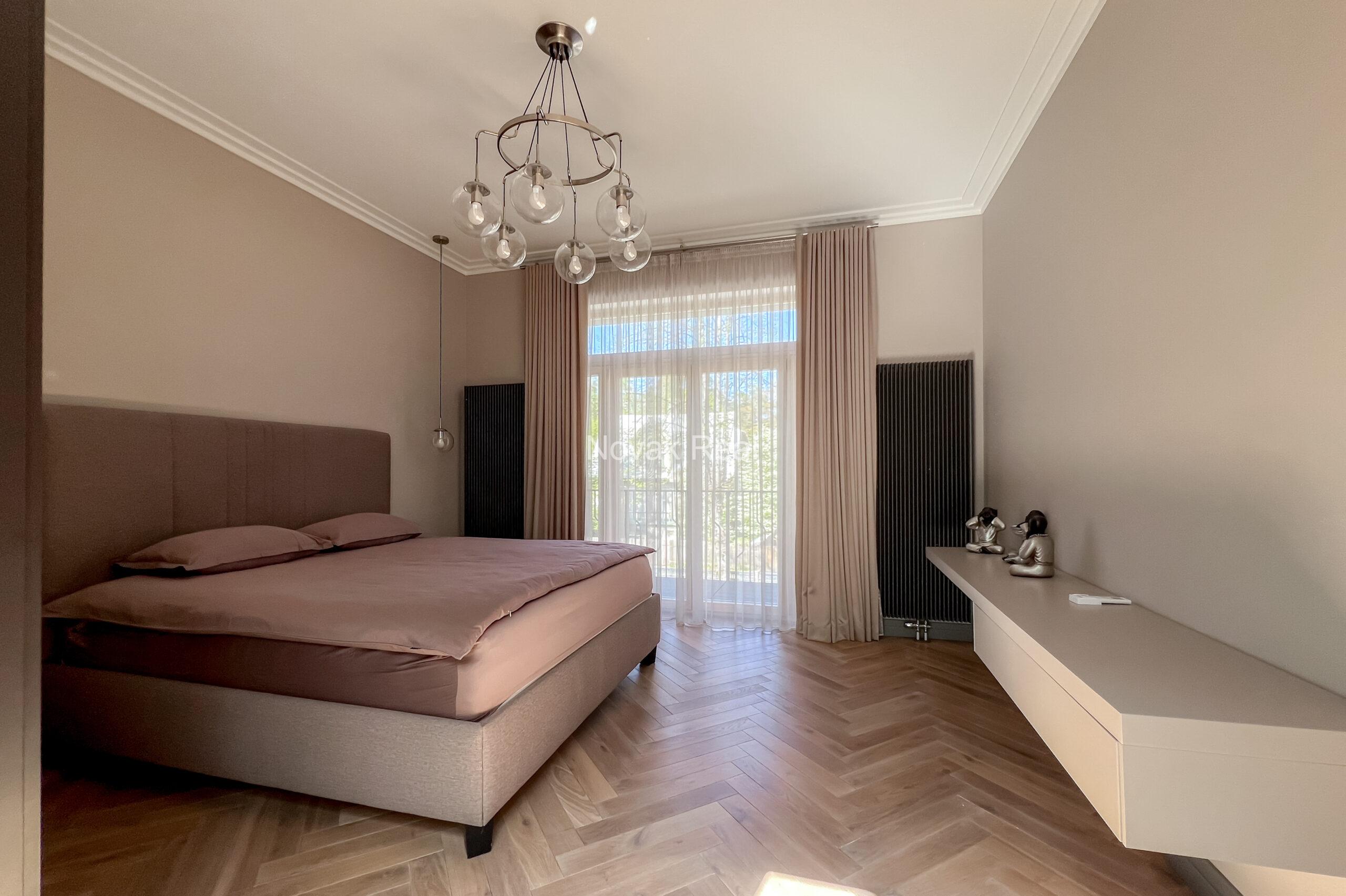A new five-bedroom house is available for long-term rent in a quiet part of Jūrmala, close to the sea
