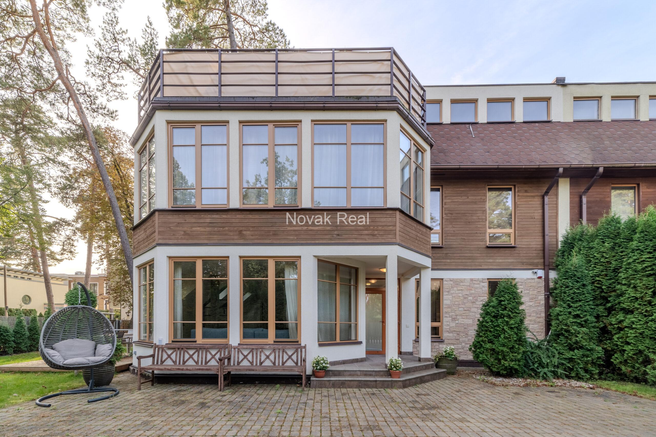 In Bulduri, on the first line to the sea, a modern and cozy townhouse is for sale