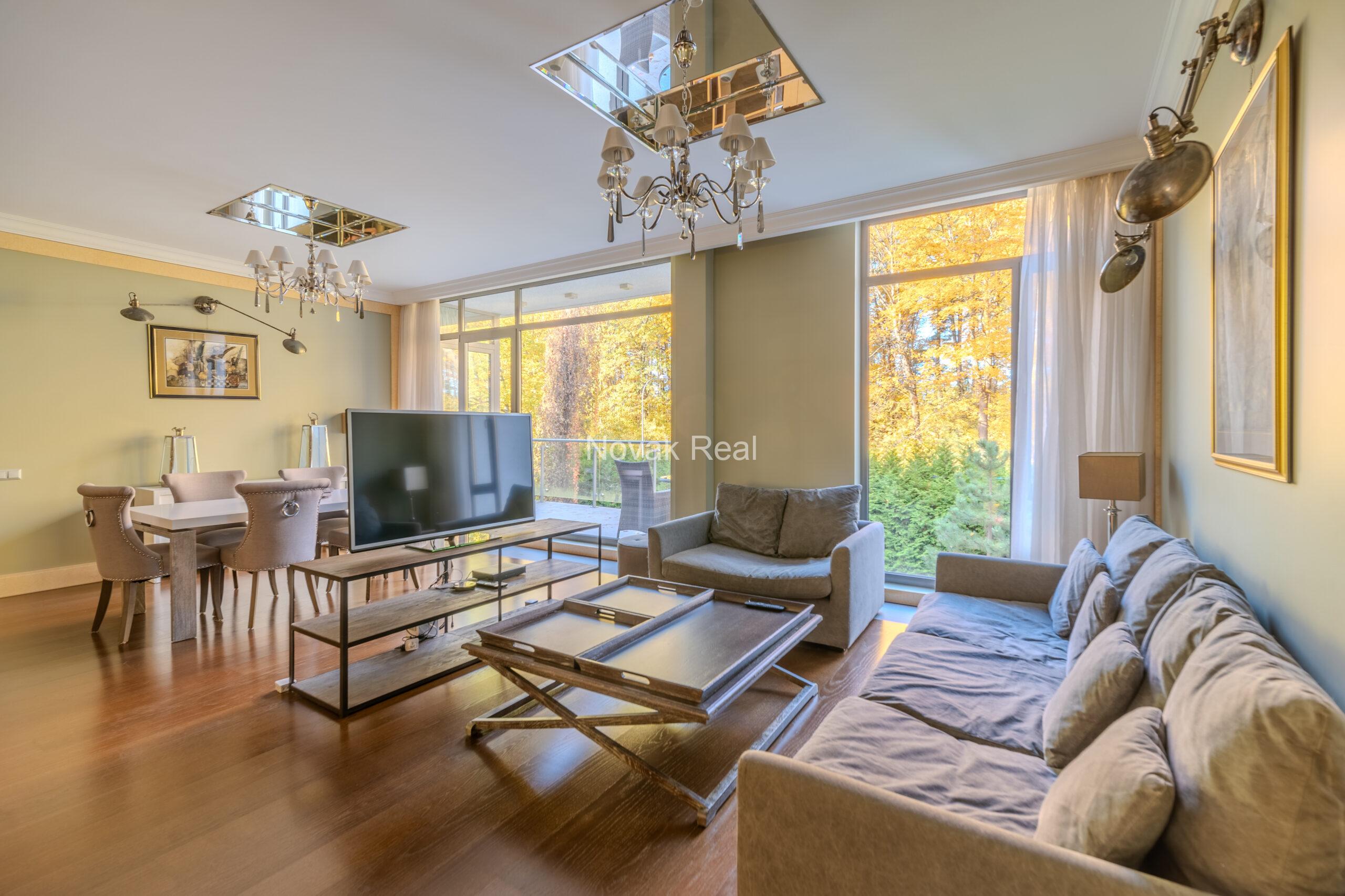 A 4-room apartment with a large terrace overlooking the dunes is for rent on the 1st line to the sea