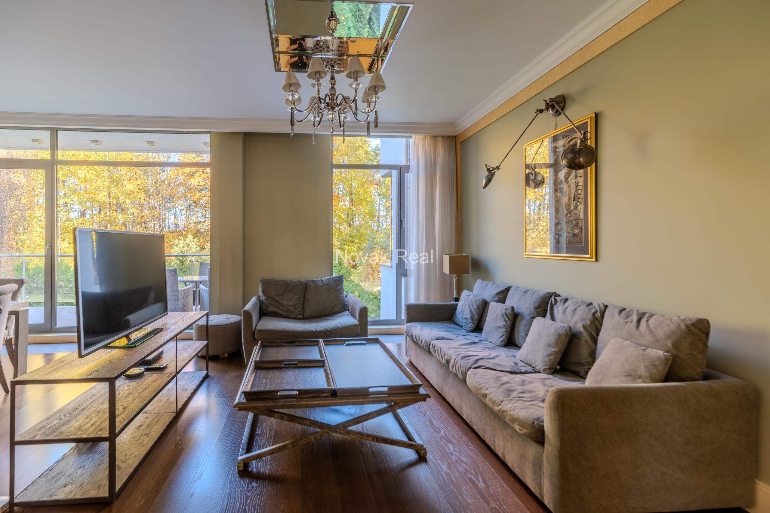 A 4-room apartment with a large terrace overlooking the dunes is for rent on the 1st line to the sea