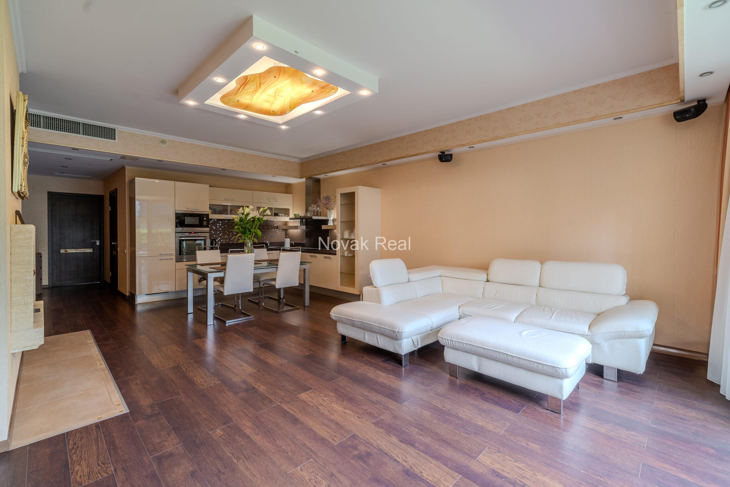A stylish and cozy apartment is available for rent from August 25 to June 1 in the prestigious Dzintari district
