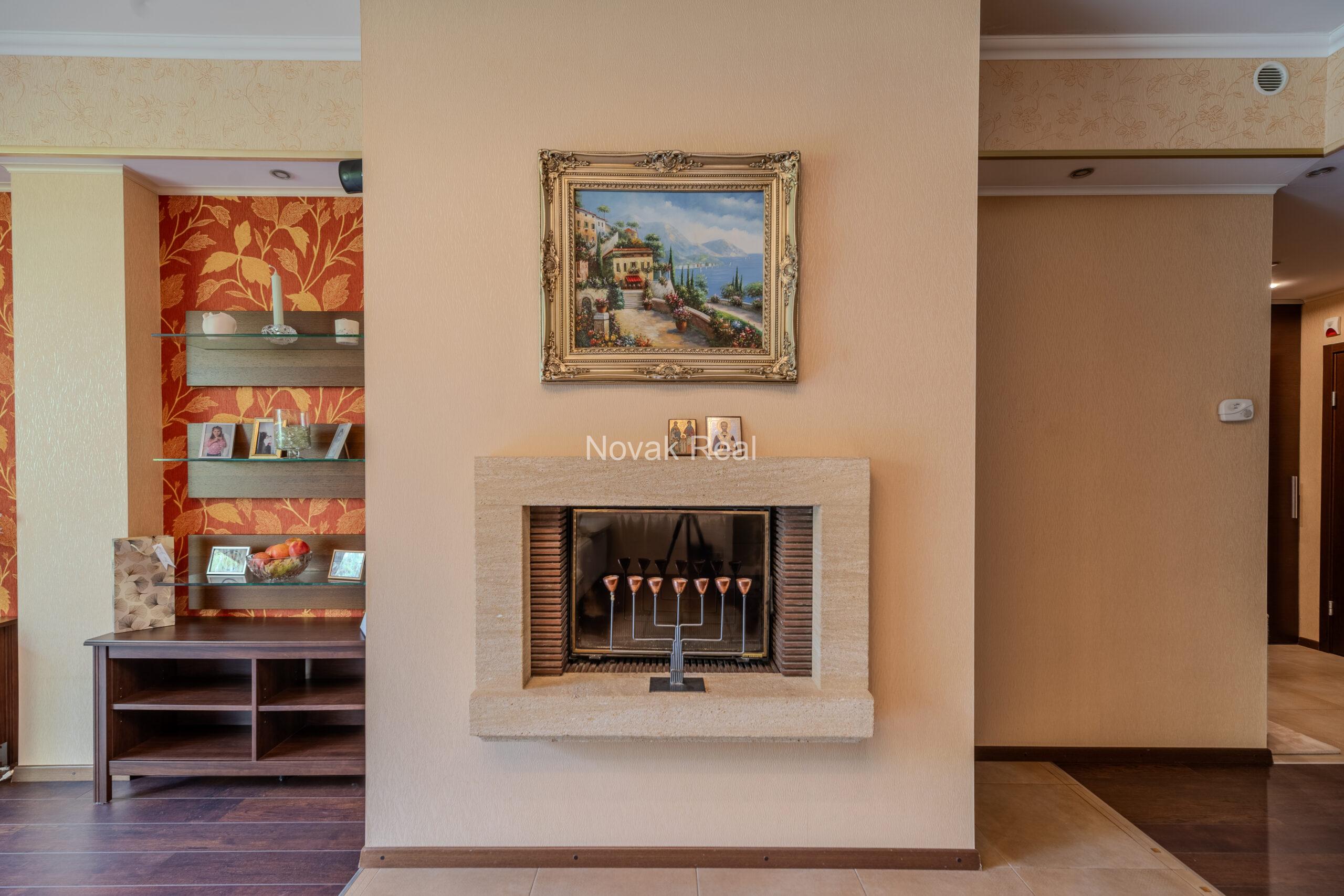 A stylish and cozy apartment is available for rent from August 25 to June 1 in the prestigious Dzintari district