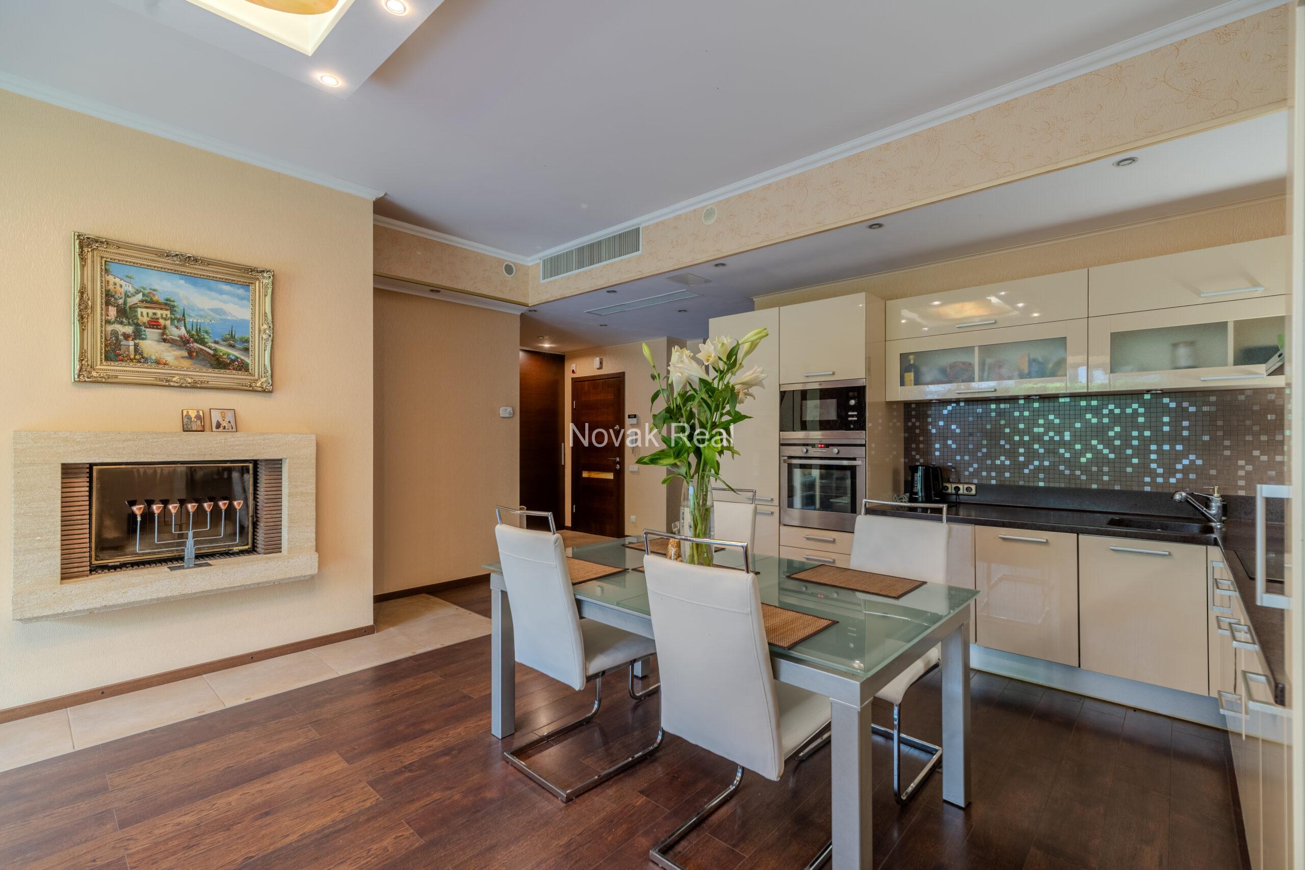 A stylish and cozy apartment is available for rent from August 25 to June 1 in the prestigious Dzintari district