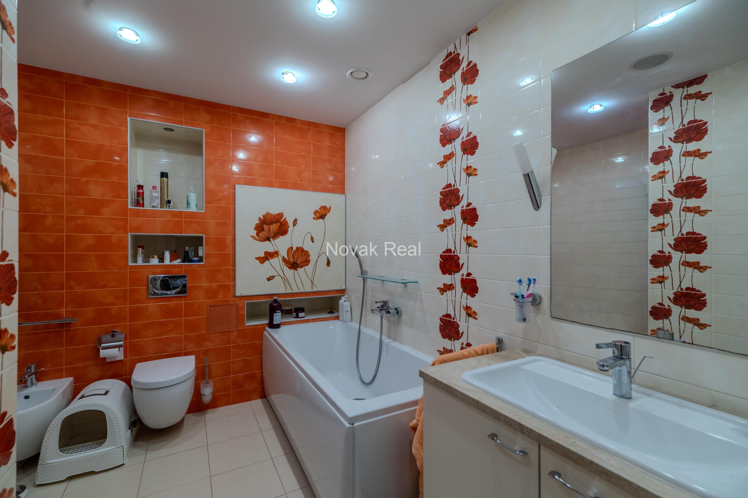 A stylish and cozy apartment is available for rent from August 25 to June 1 in the prestigious Dzintari district
