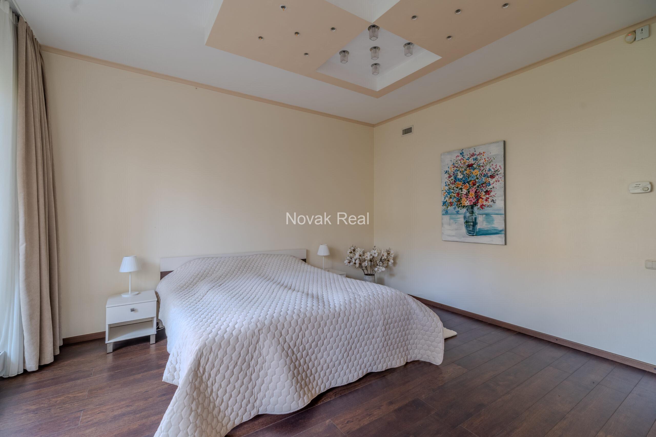 A stylish and cozy apartment is available for rent from August 25 to June 1 in the prestigious Dzintari district