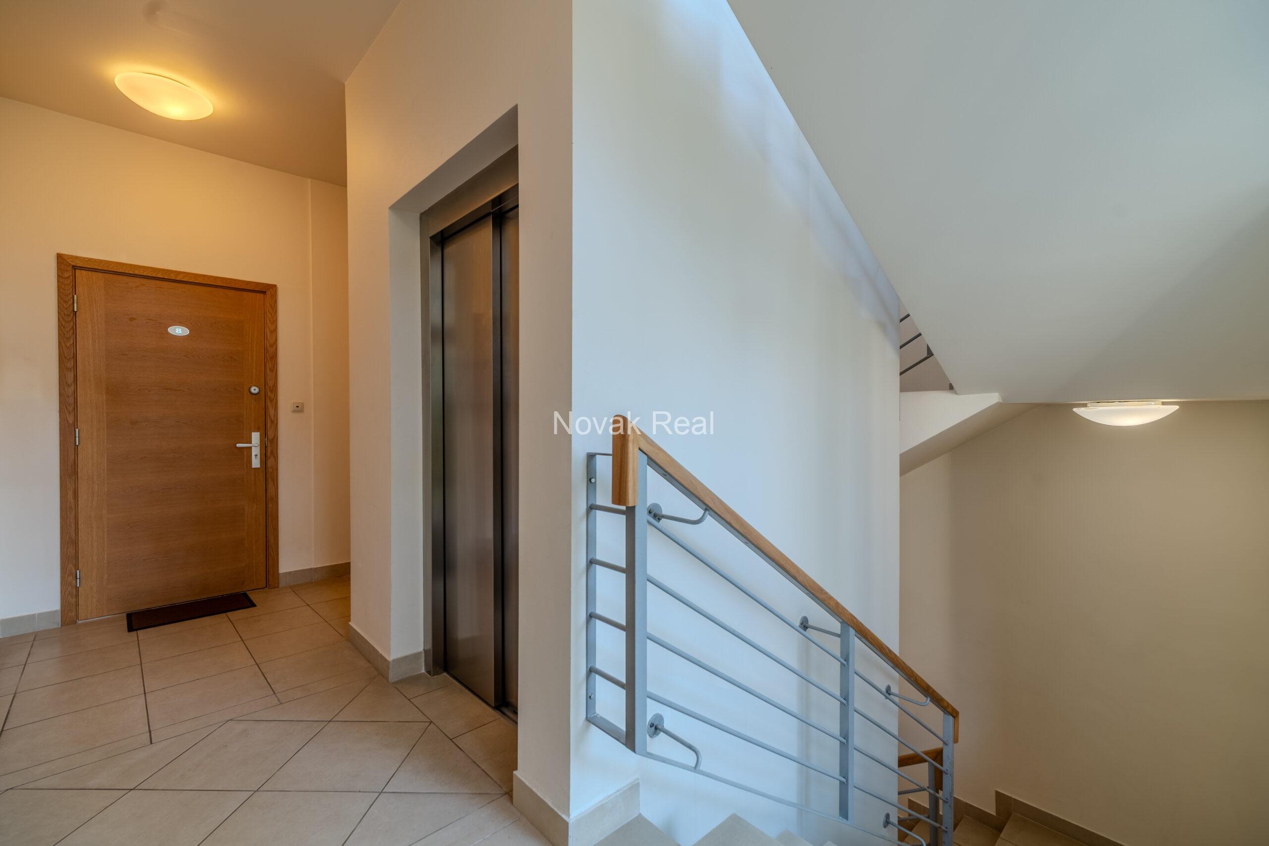 A stylish and cozy apartment is available for rent from August 25 to June 1 in the prestigious Dzintari district
