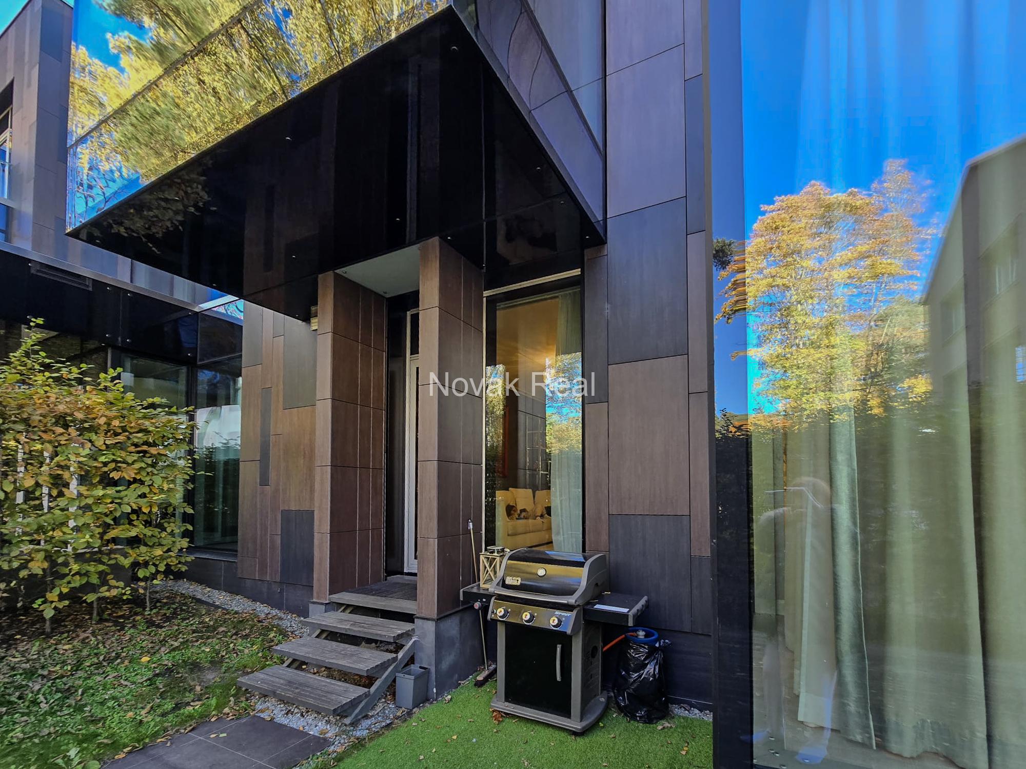 For a long term lease, an apartment is available in the new elite project “Pine Cube”