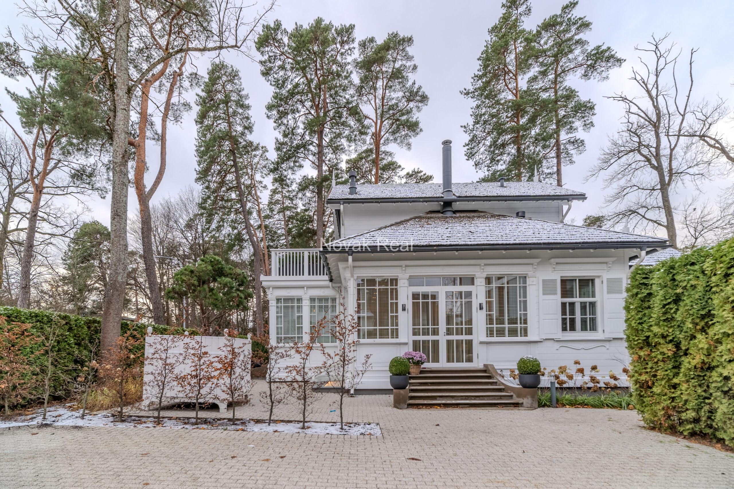 A house is offered for sale in Jūrmala, Bulduri district