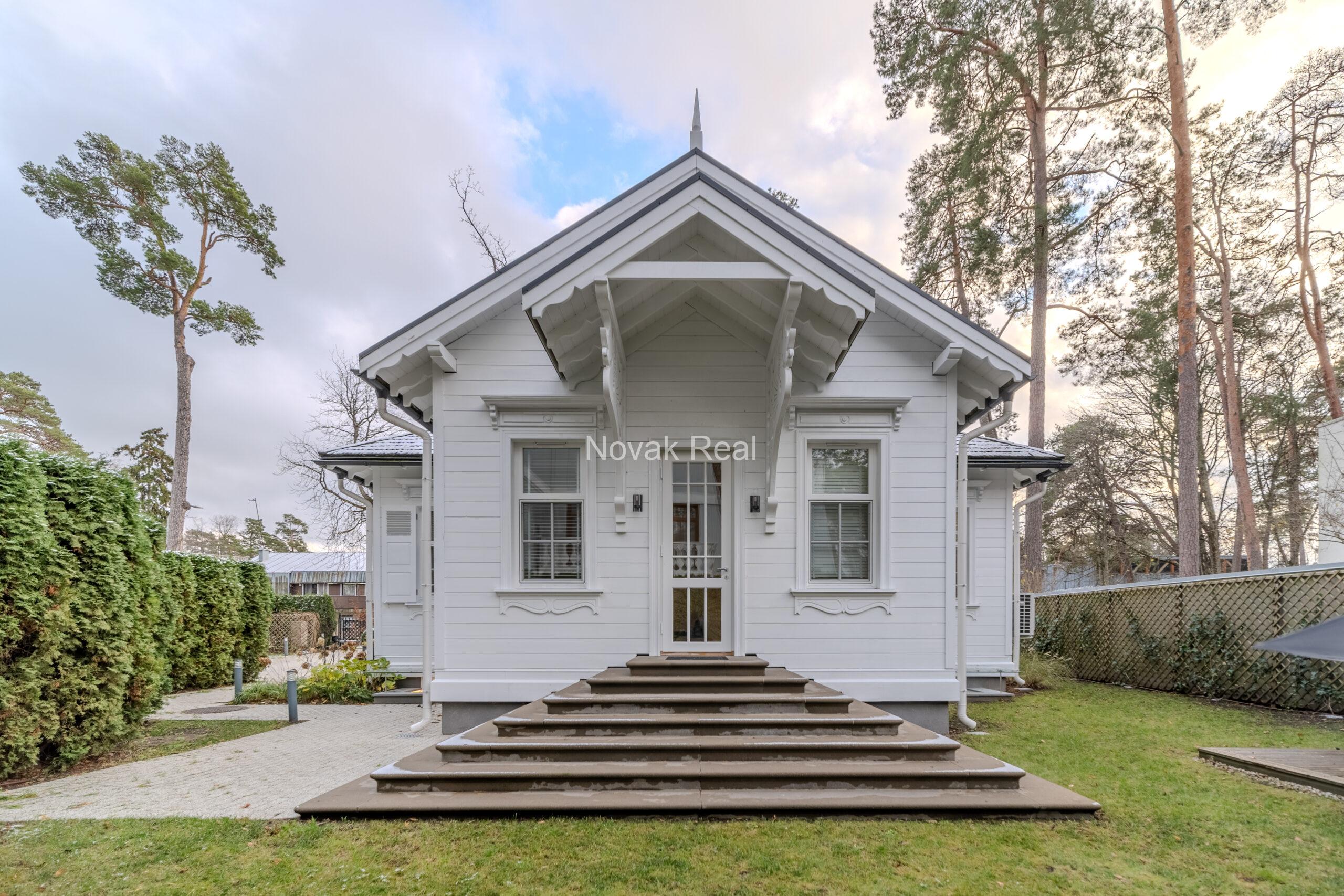 A house is offered for sale in Jūrmala, Bulduri district