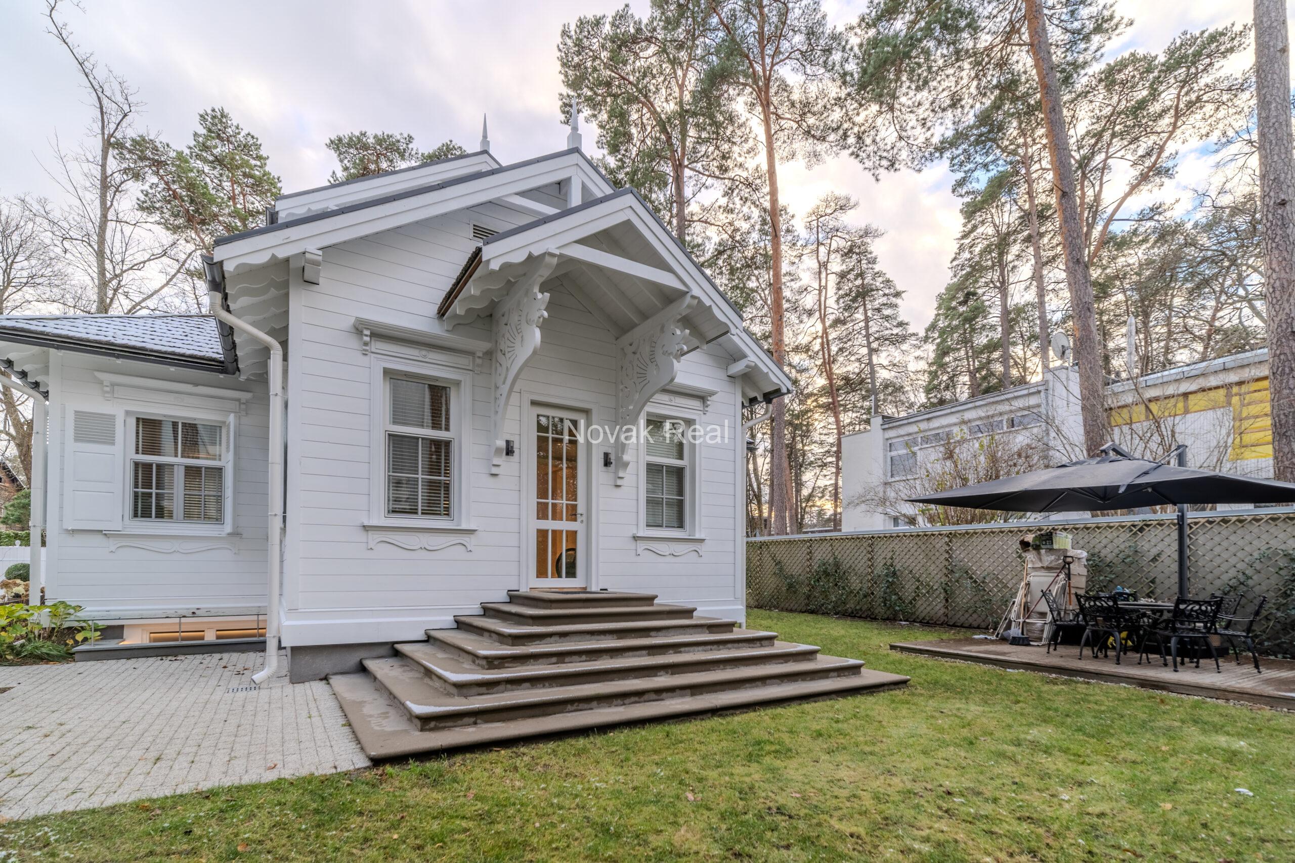A house is offered for sale in Jūrmala, Bulduri district