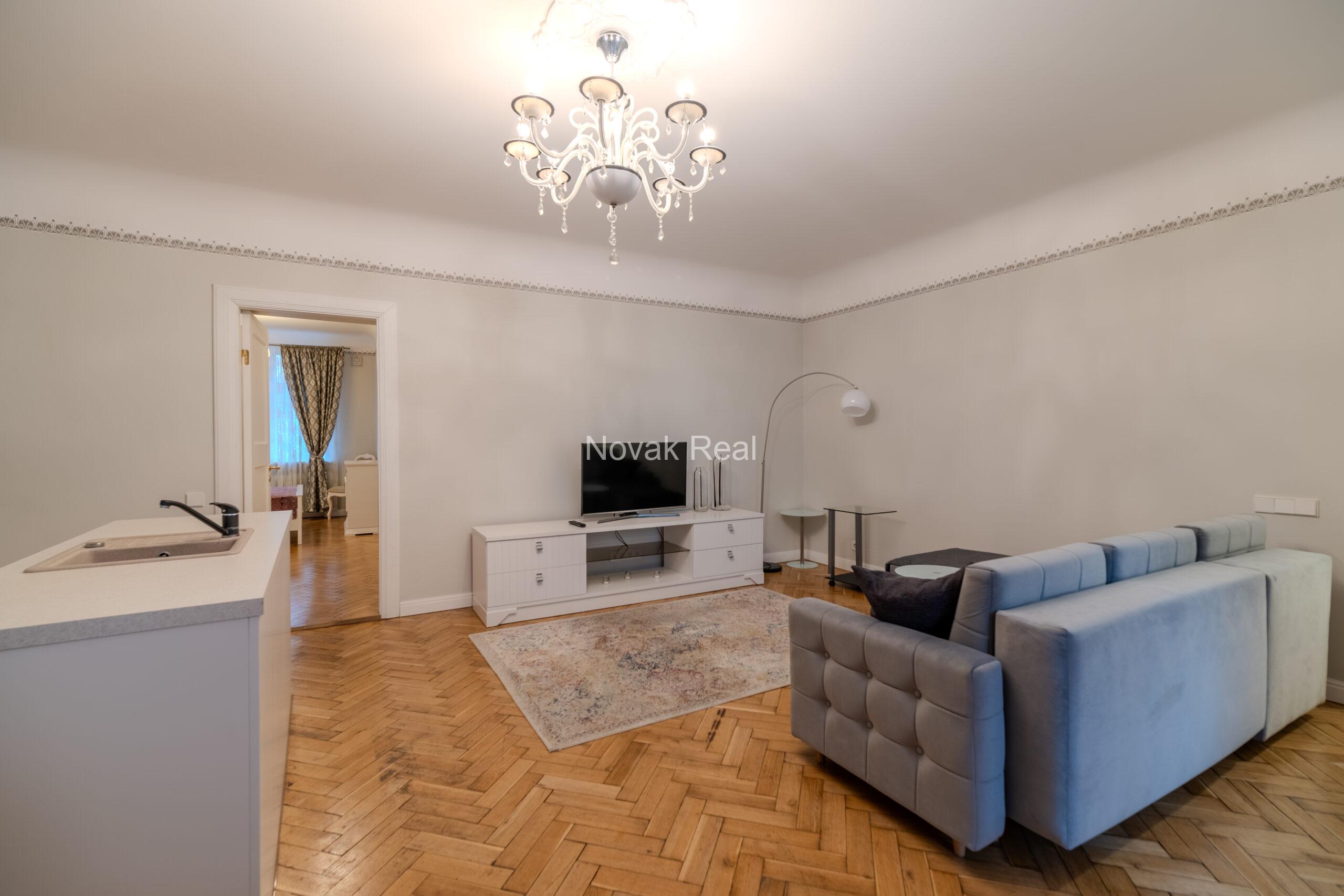Two-room apartment with a balcony on the facade in a prestigious embassy district
