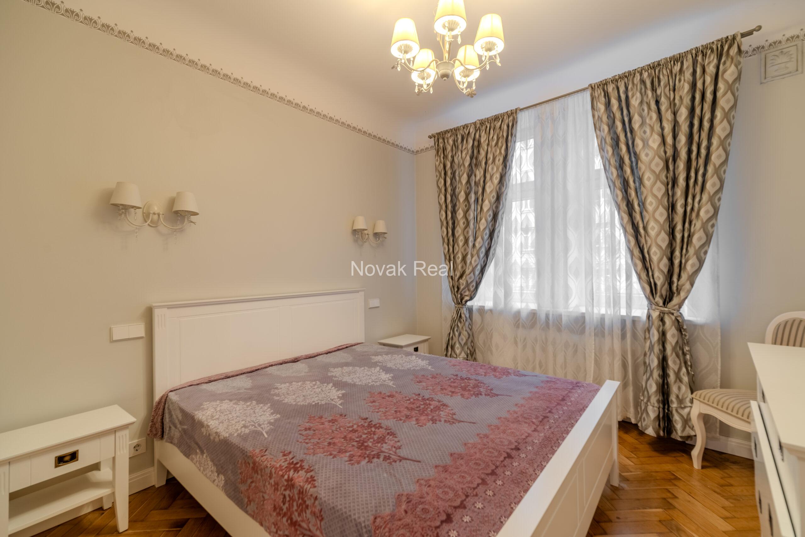 Two-room apartment with a balcony on the facade in a prestigious embassy district