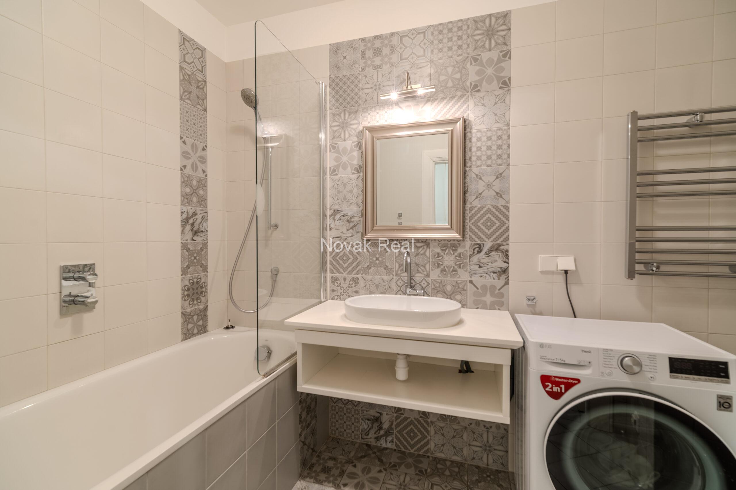 Two-room apartment with a balcony on the facade in a prestigious embassy district