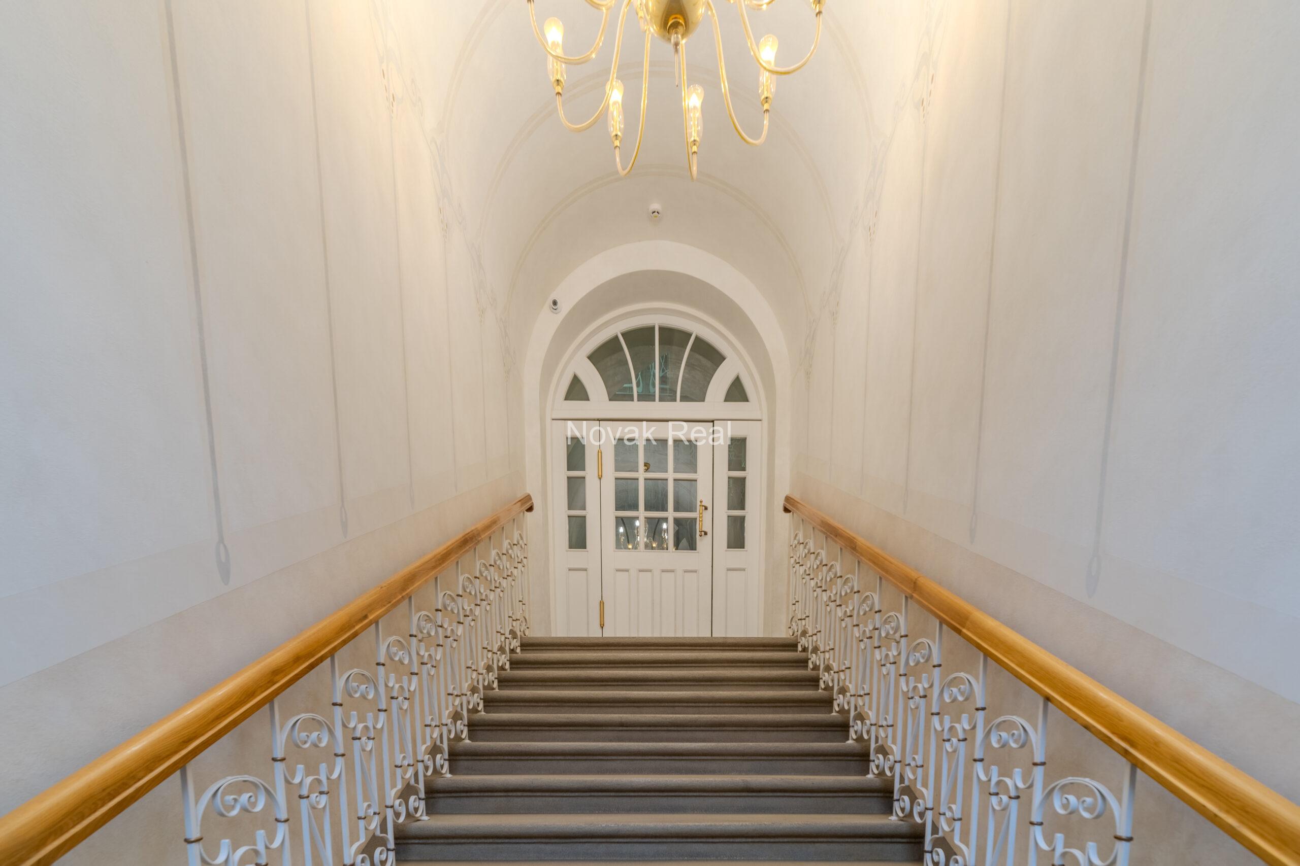 Two-room apartment with a balcony on the facade in a prestigious embassy district