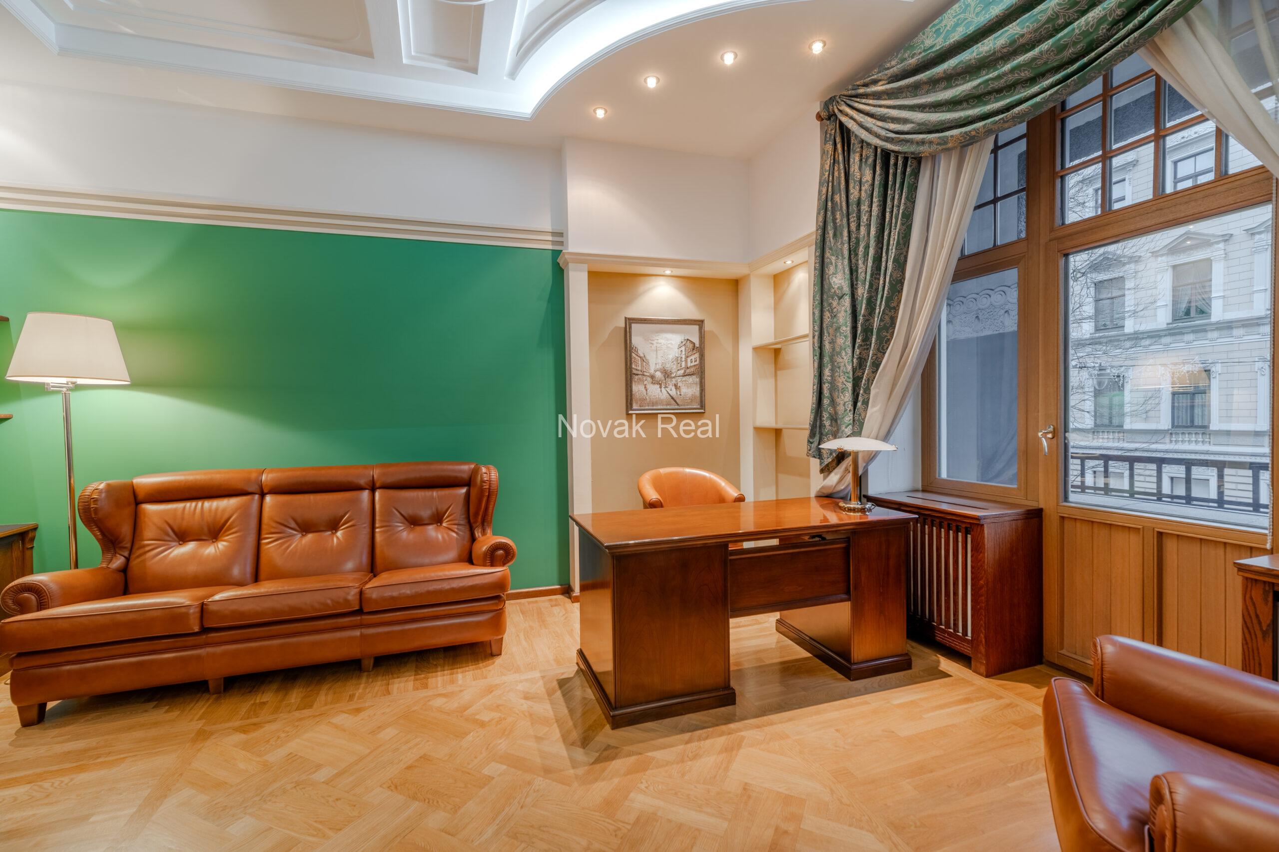A spacious apartment is offered in the embassy district of Riga