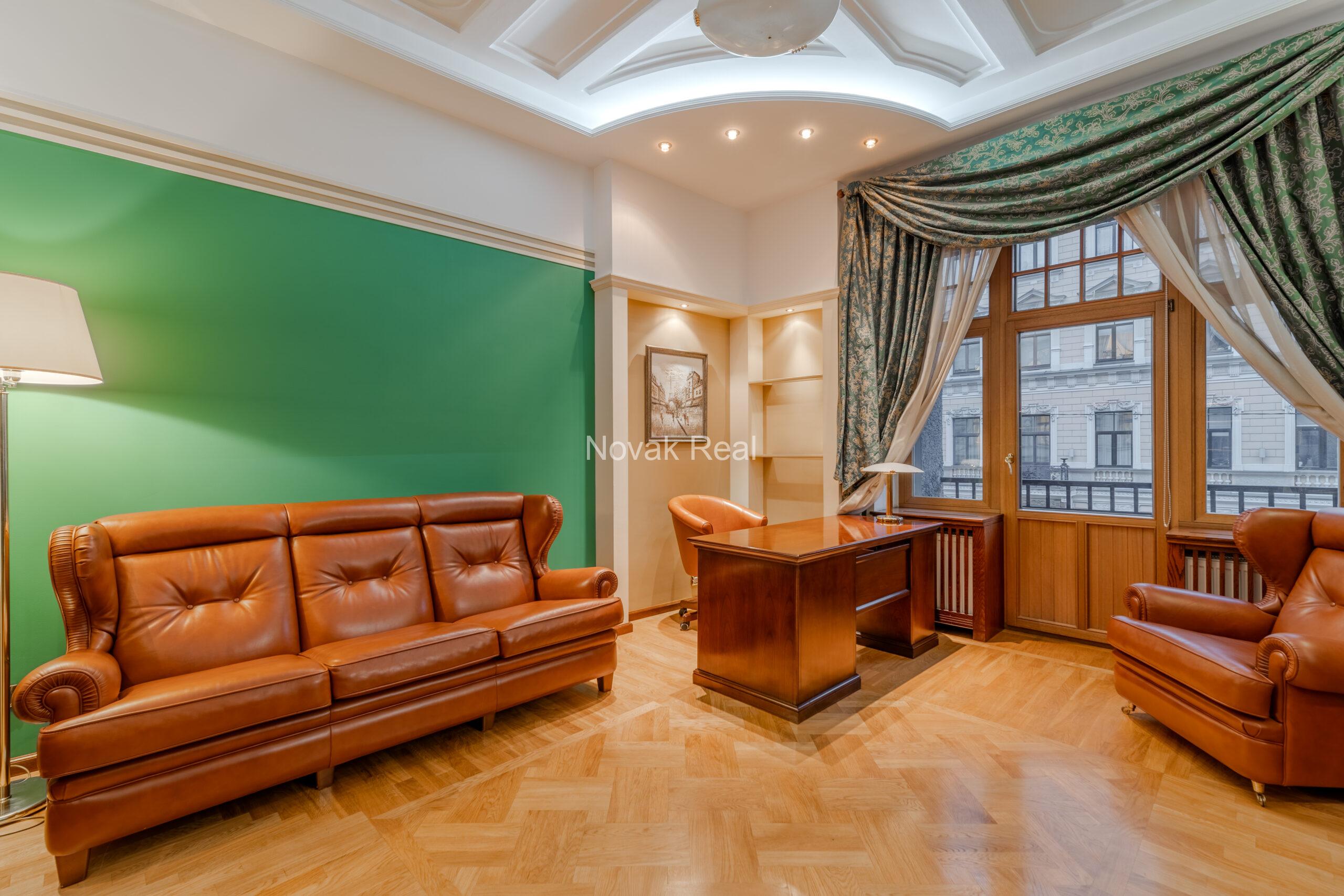 A spacious apartment is offered in the embassy district of Riga