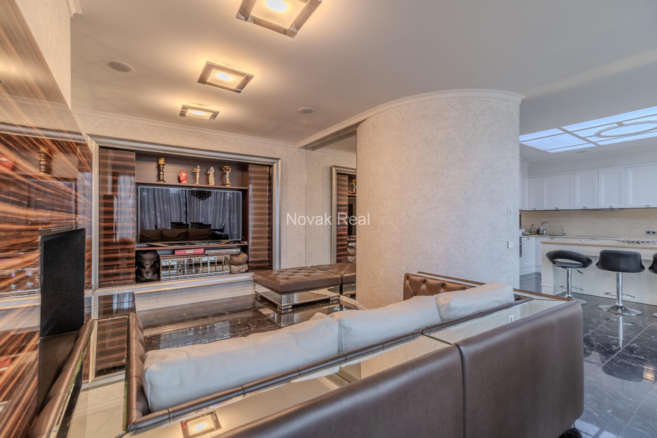 An exquisite 2-story apartment for sale