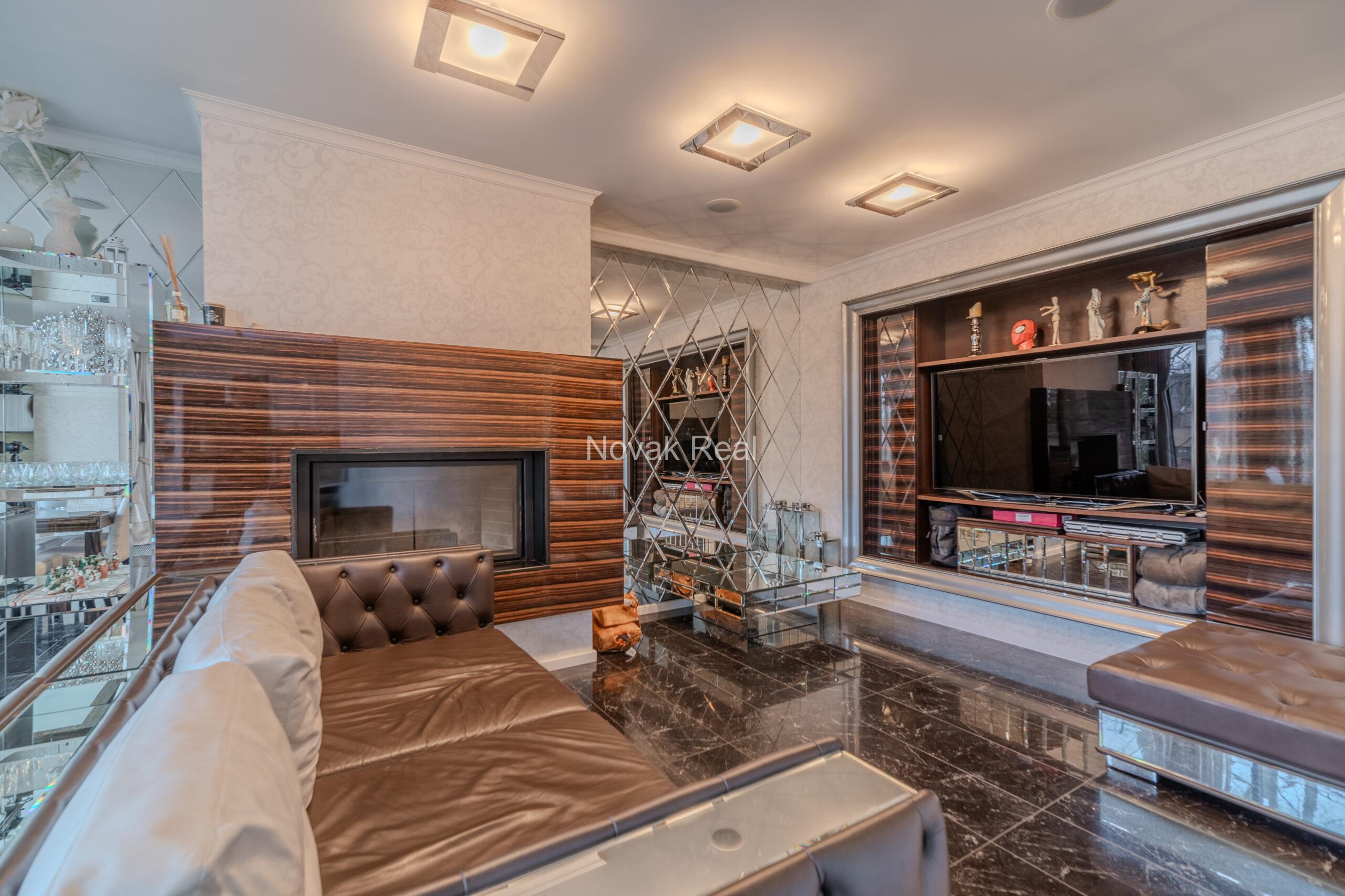 An exquisite 2-story apartment for sale