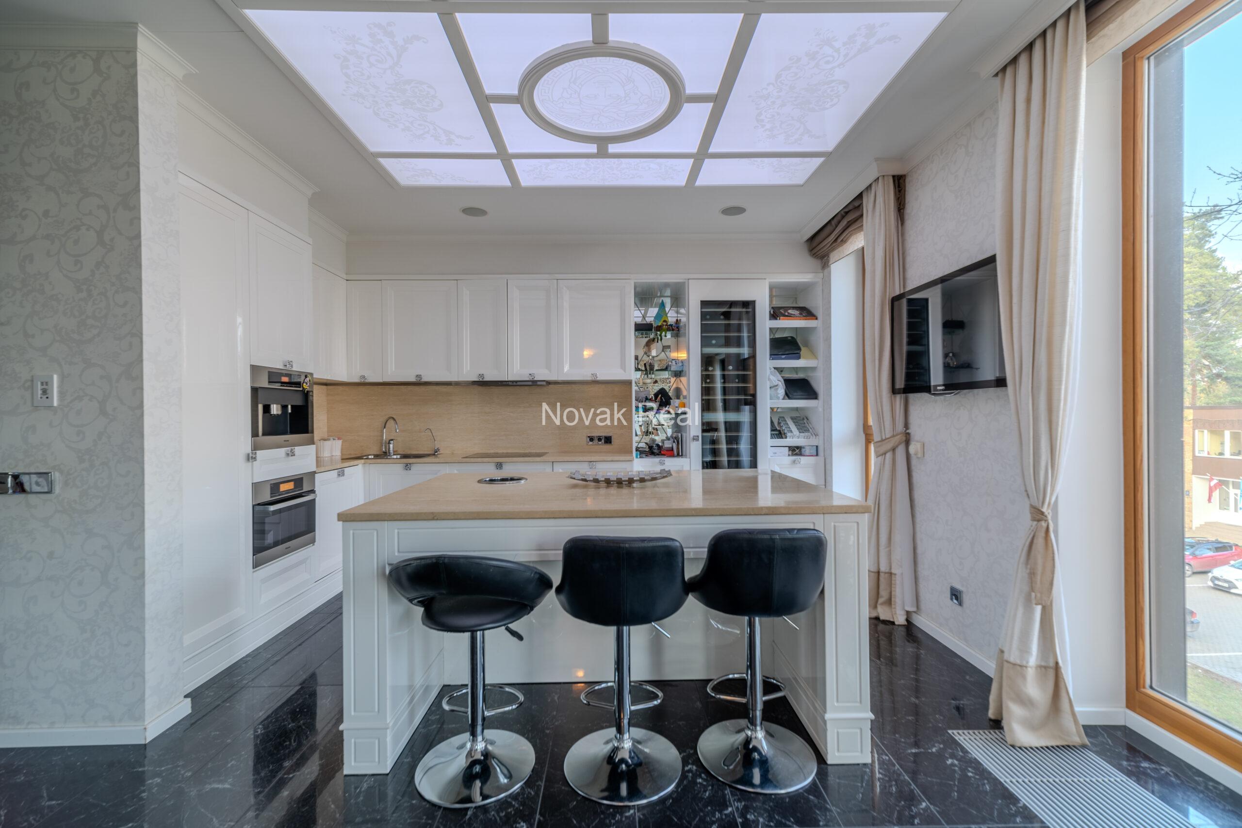 An exquisite 2-story apartment for sale