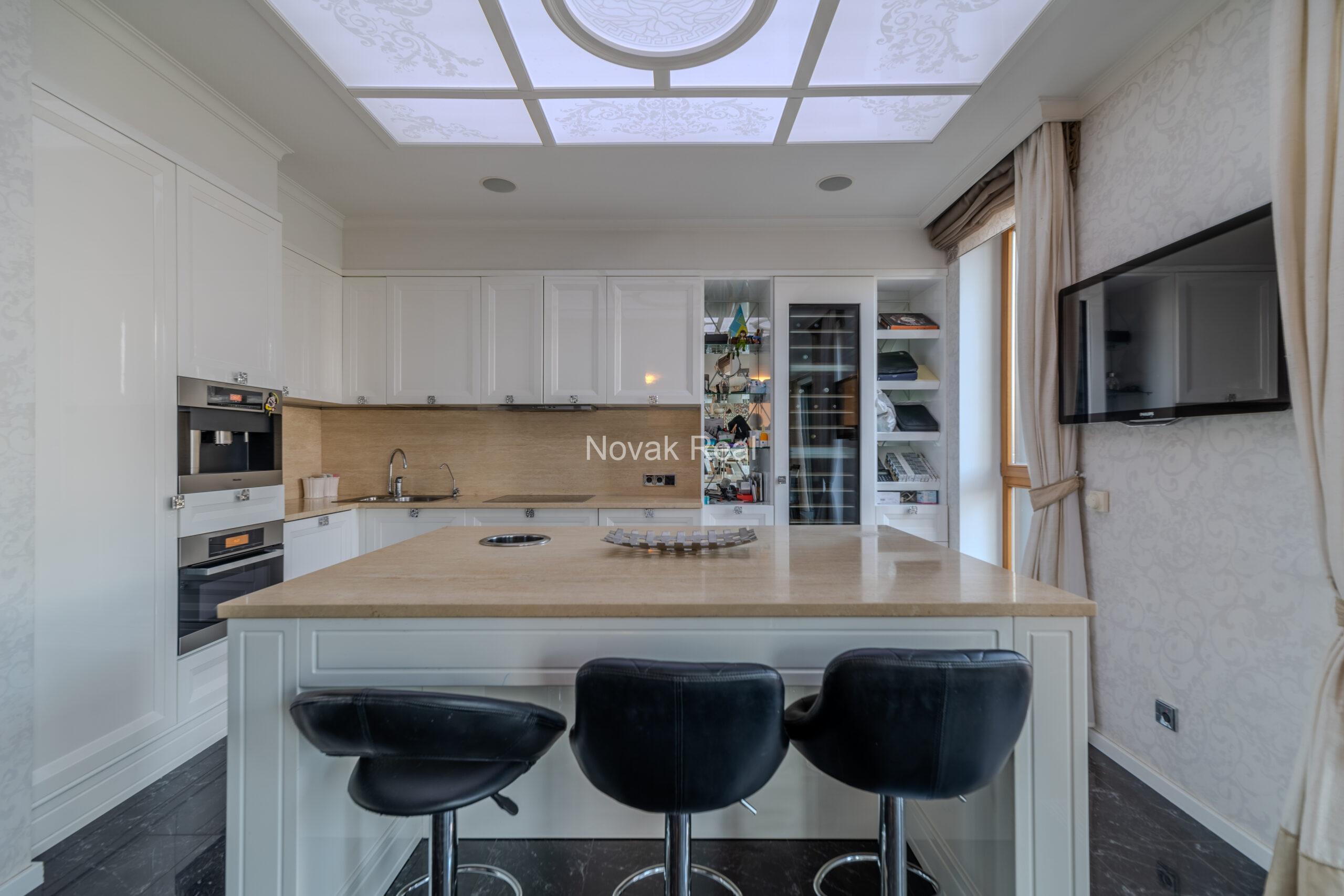 An exquisite 2-story apartment for sale
